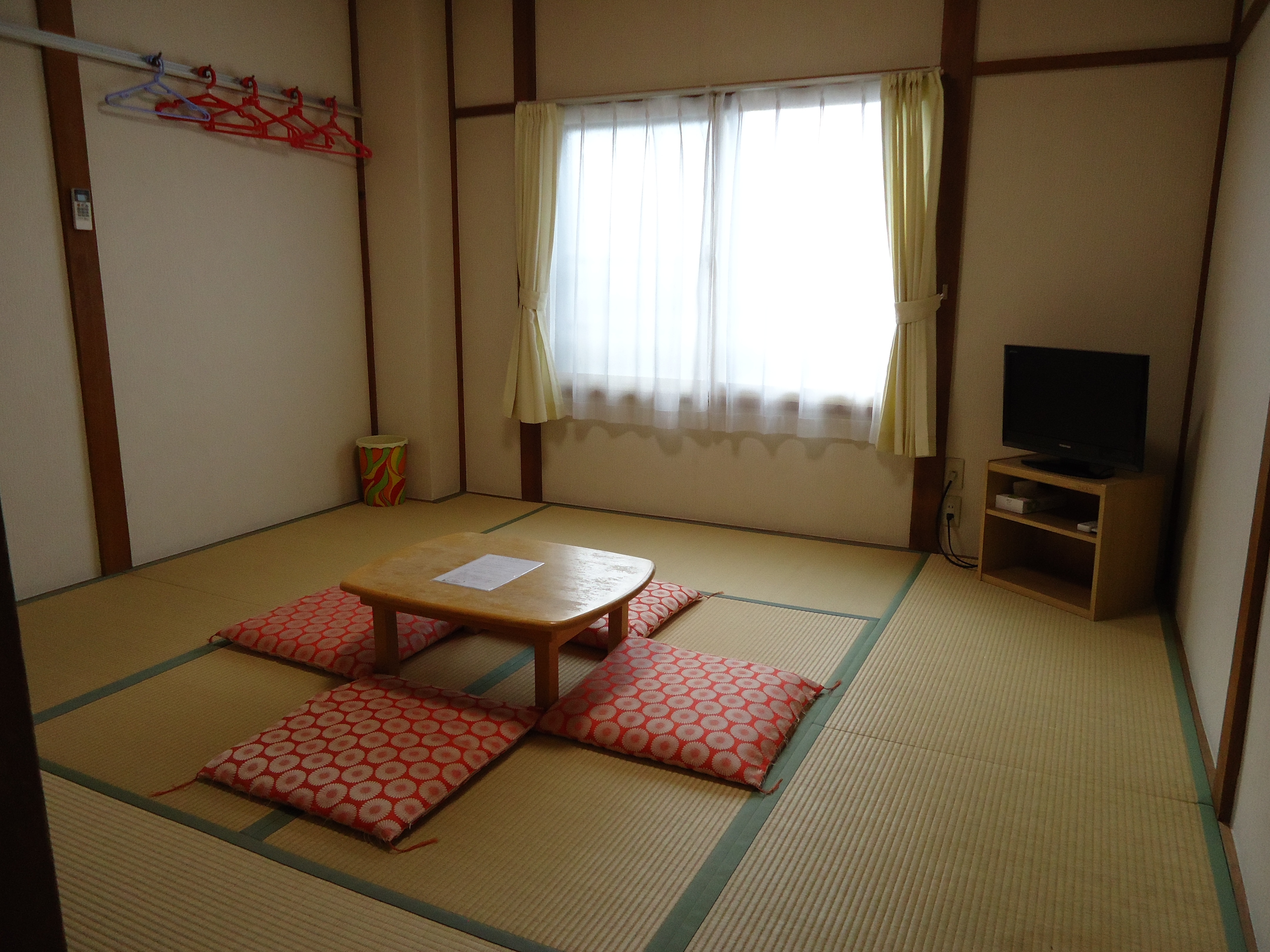 Japanese-style room (8 tatami mats)