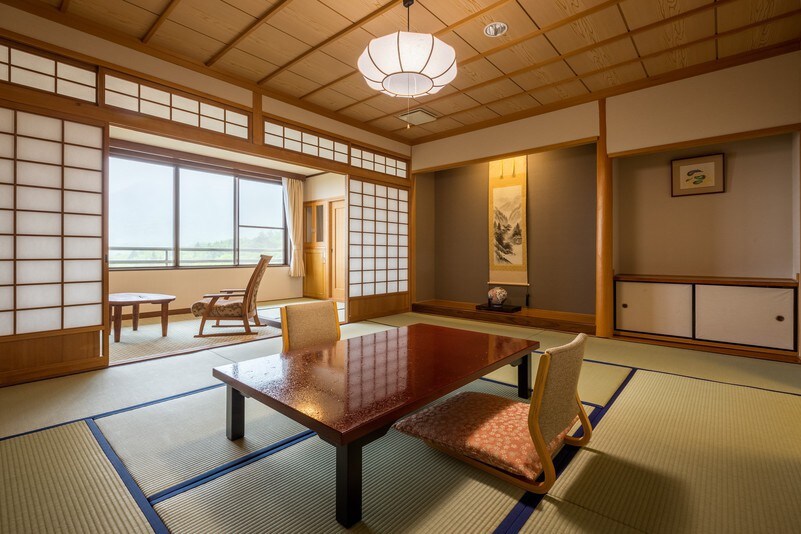 Guest Rooms: East Wing Japanese-style Rooms