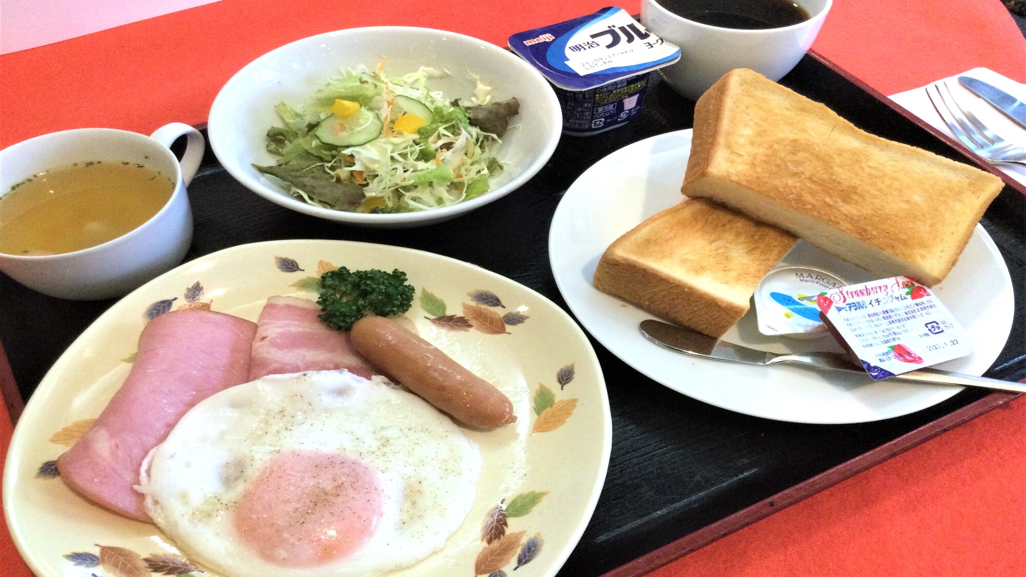 Bữa sáng: Bữa ăn theo kiểu phương Tây