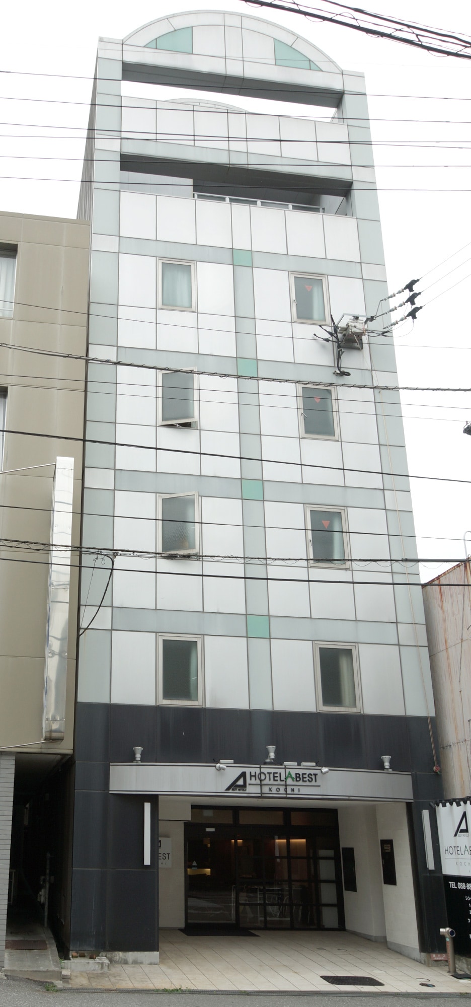 ホテルアベスト高知 　外観写真