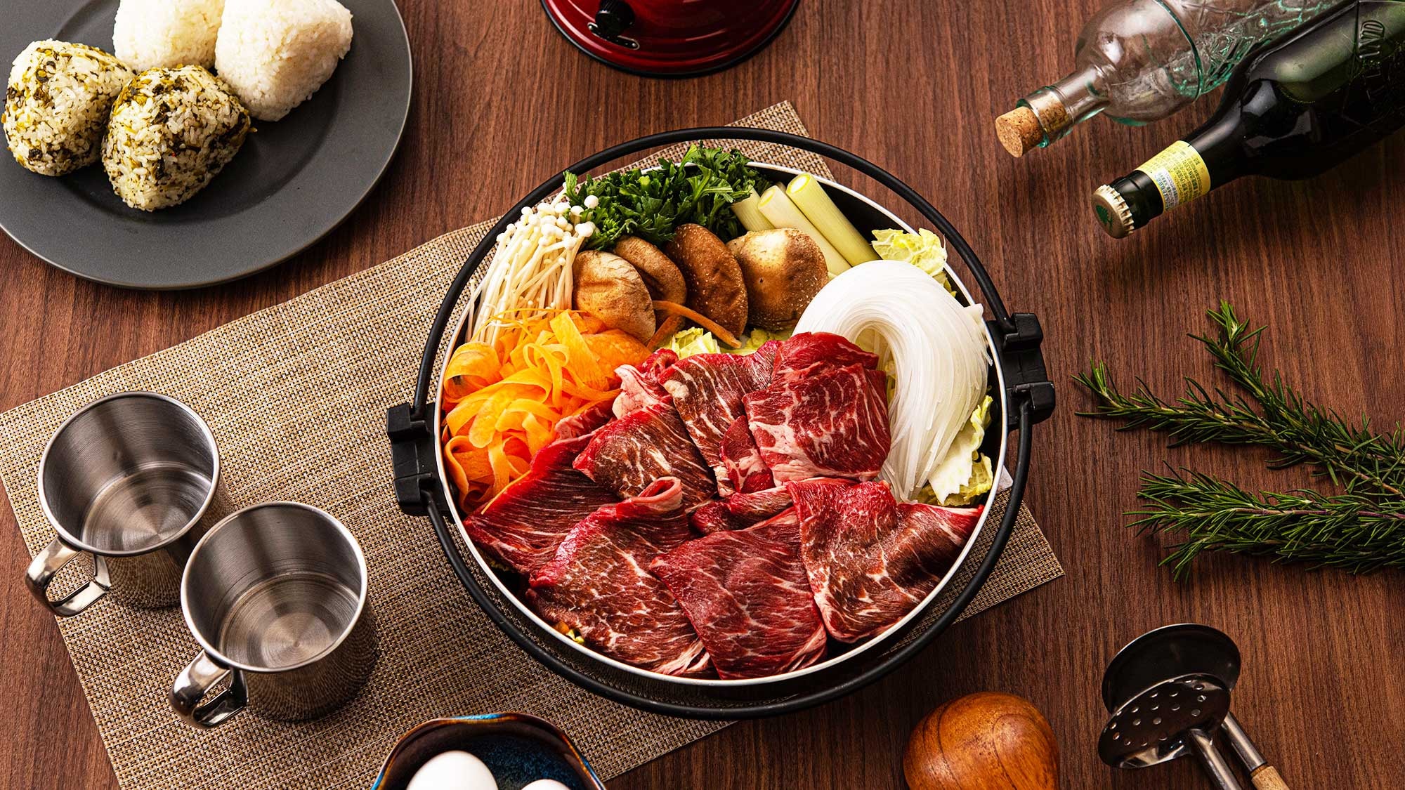 [Bữa tối] Lẩu Sukiyaki (ảnh cho thấy 2 suất ăn)