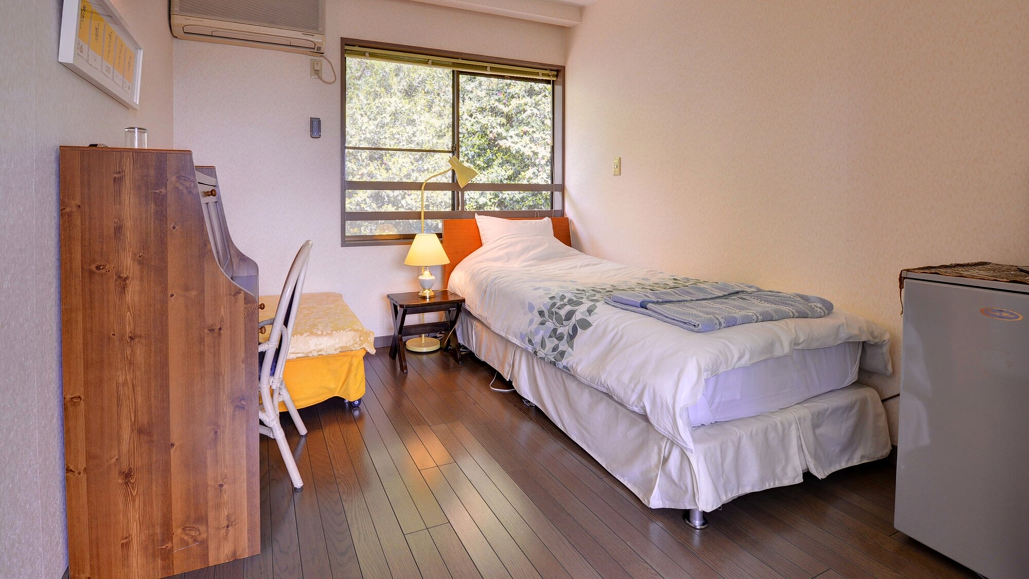 * [Kamar sudut single] Direkomendasikan untuk pelancong solo dan perjalanan bisnis. Kamar ini memiliki kamar mandi, sehingga Anda dapat mandi tanpa khawatir dengan waktu.