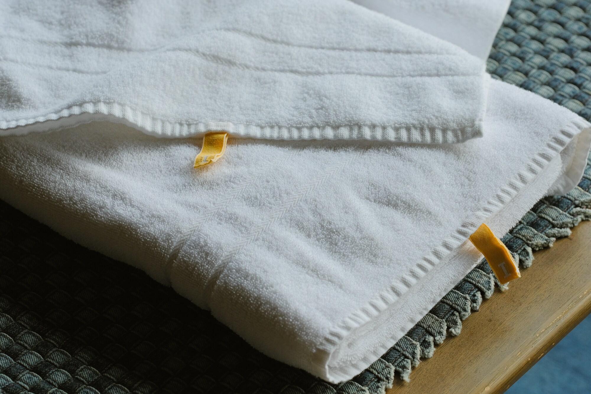 The towels are from Imabari Ikeuchi Organic. Fluffy and soft, it envelops your skin.
