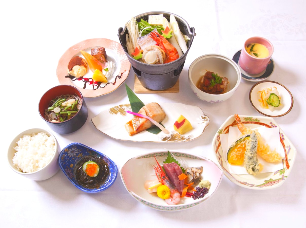 Seasonal dinner set