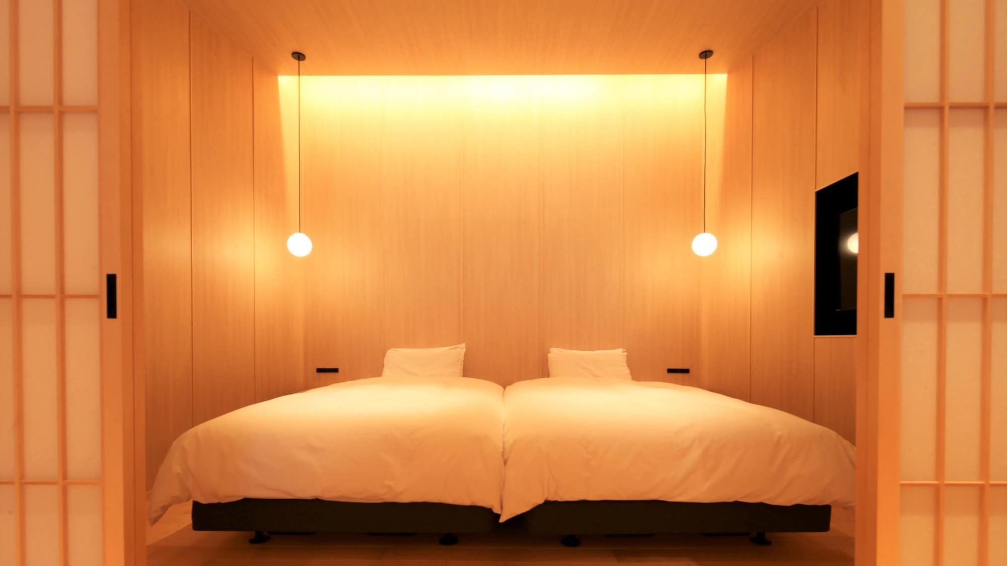 ห้องคาวามิ สวีท ญี่ปุ่น โมเดิร์น พร้อมอ่างน้ำพุร้อนกึ่งเปิดโล่ง [87 ตร.ม.]