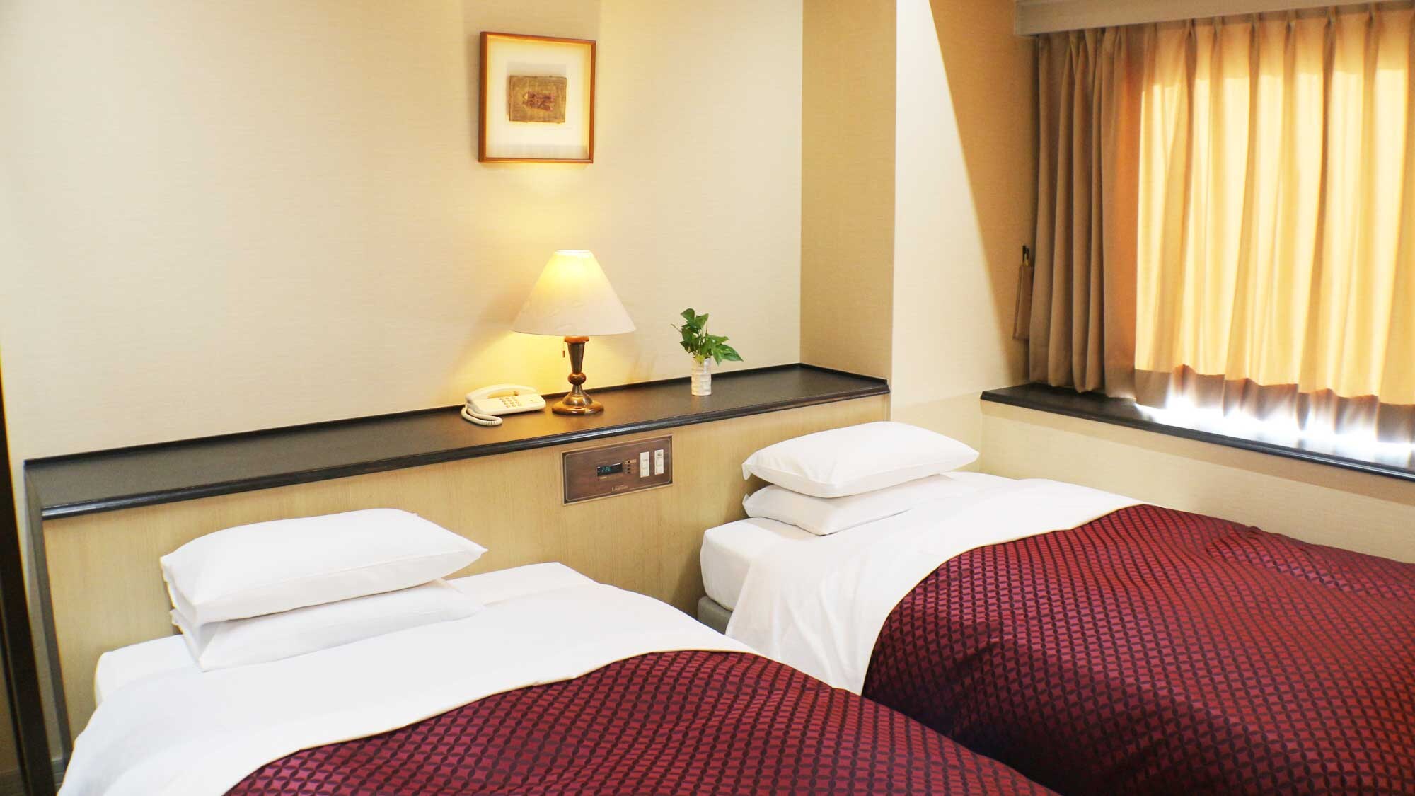 ■ Twin deluxe room 25-28 square meters, bed width 120 cm
