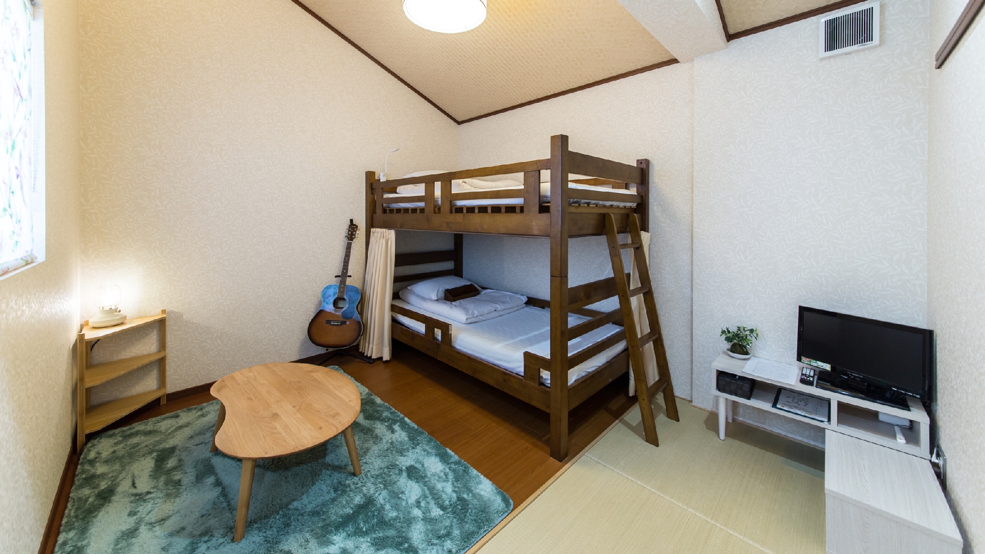2nd floor Western-style room for 1-3 people