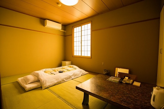 An example of a Japanese-style room with 8 tatami mats