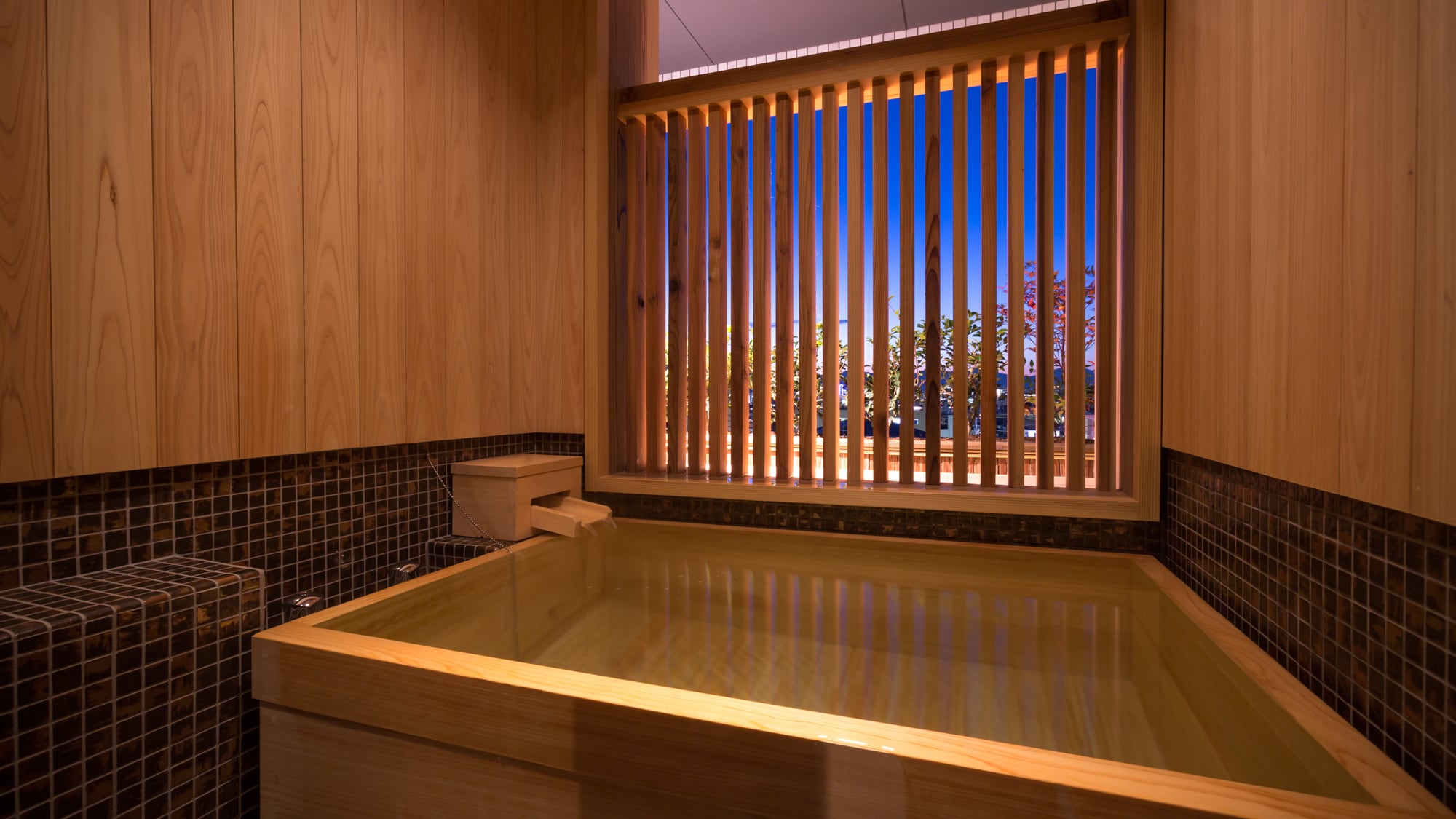 Japanese-style twin with a semi-open-air bath (townscape view) 35 square meters