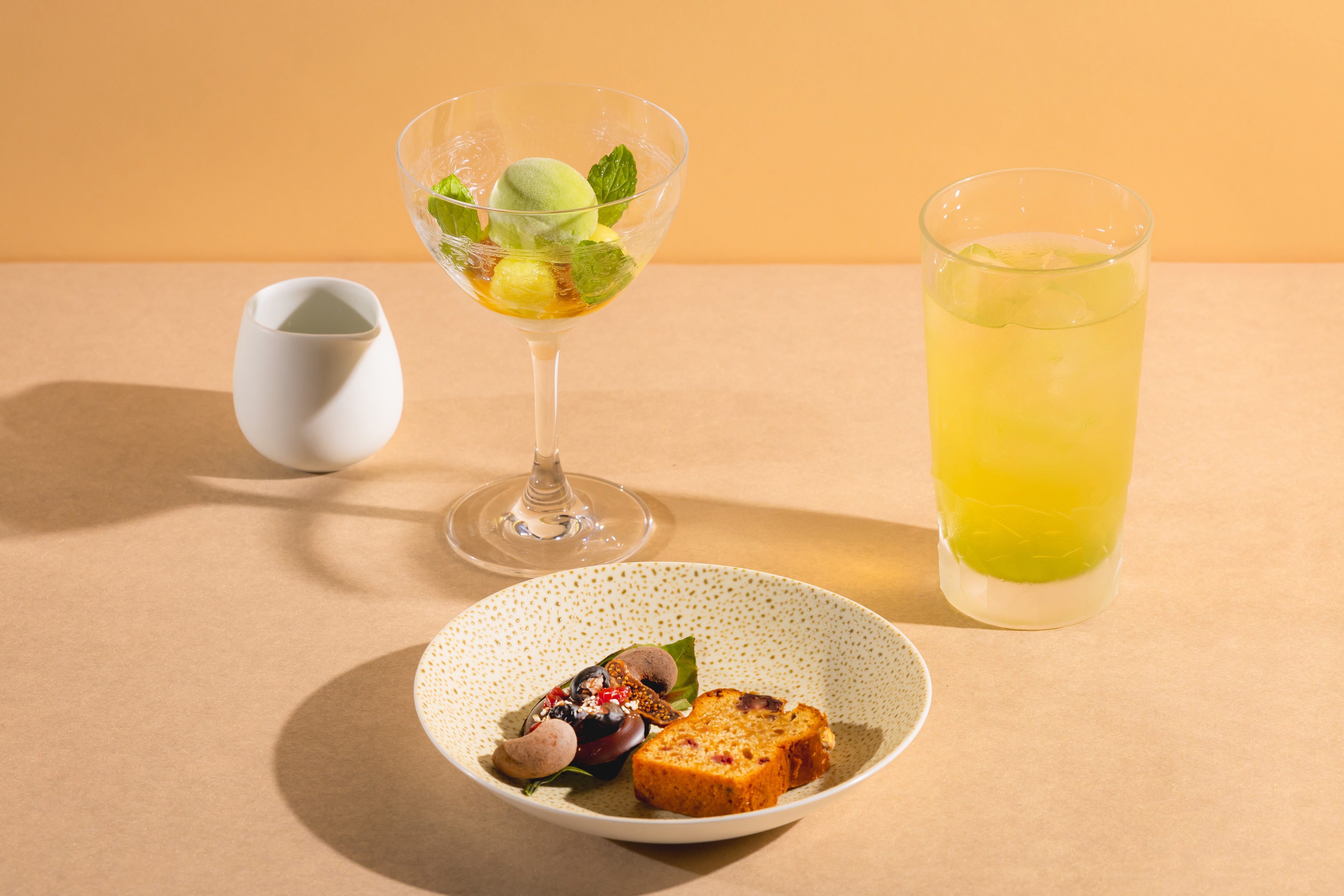 Tea time in early summer (image)