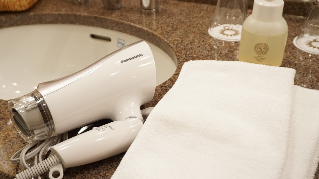 bathroom fixtures