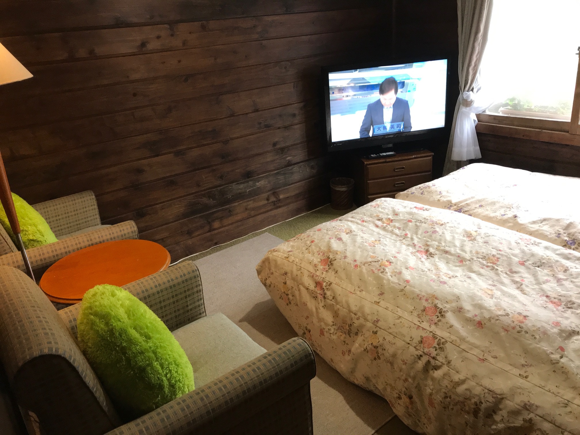 Twin room example 1