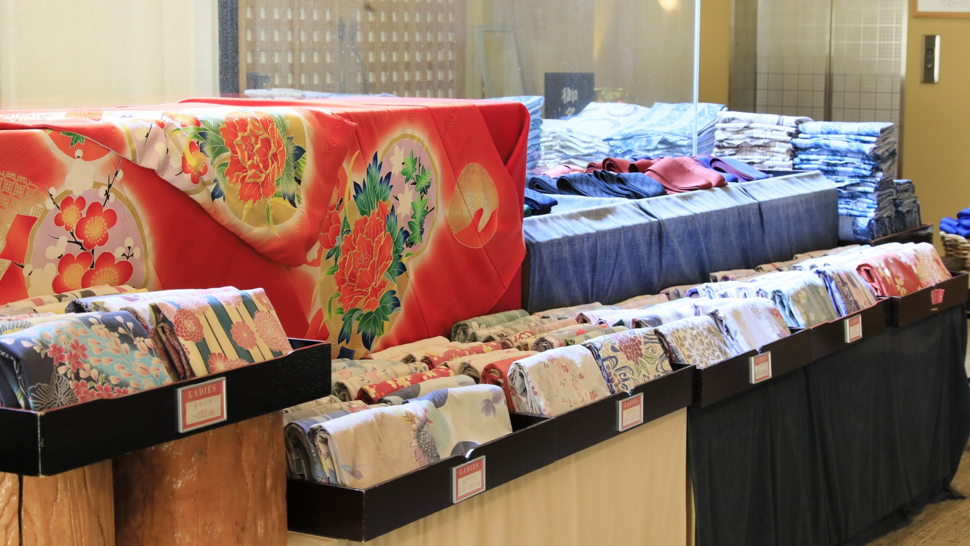 [Yukata] Hãy mặc một bộ yukata đẹp có màu sắc phù hợp với tâm trạng của bạn ngày hôm đó.