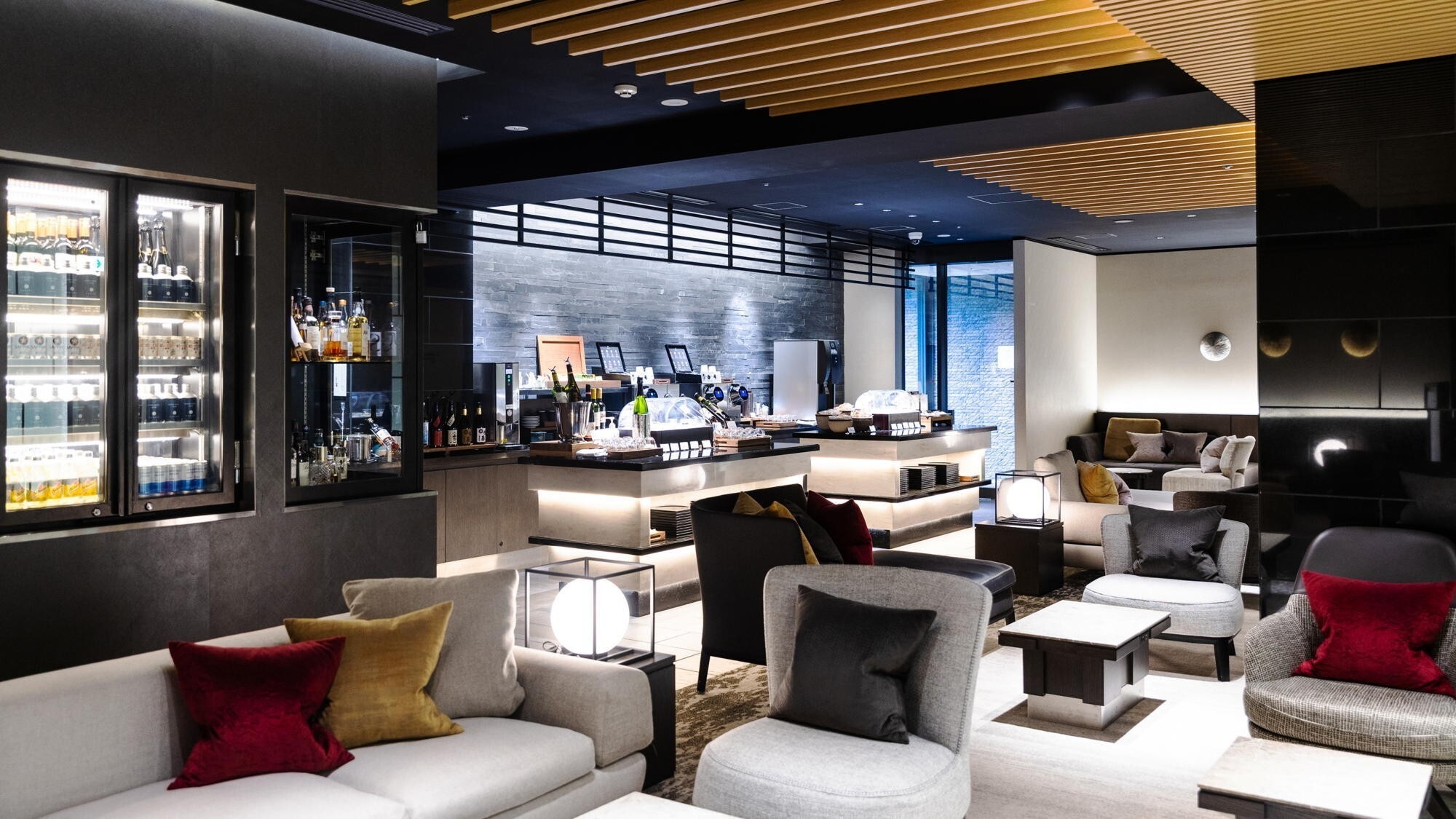 ◆Guest Lounge AWAI | We recommend relaxing after a bath in the evening and enjoying an aperitif before dinner.