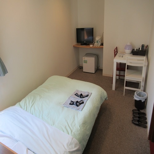 Double room [14 square meters, spacious bed size 140 cm]