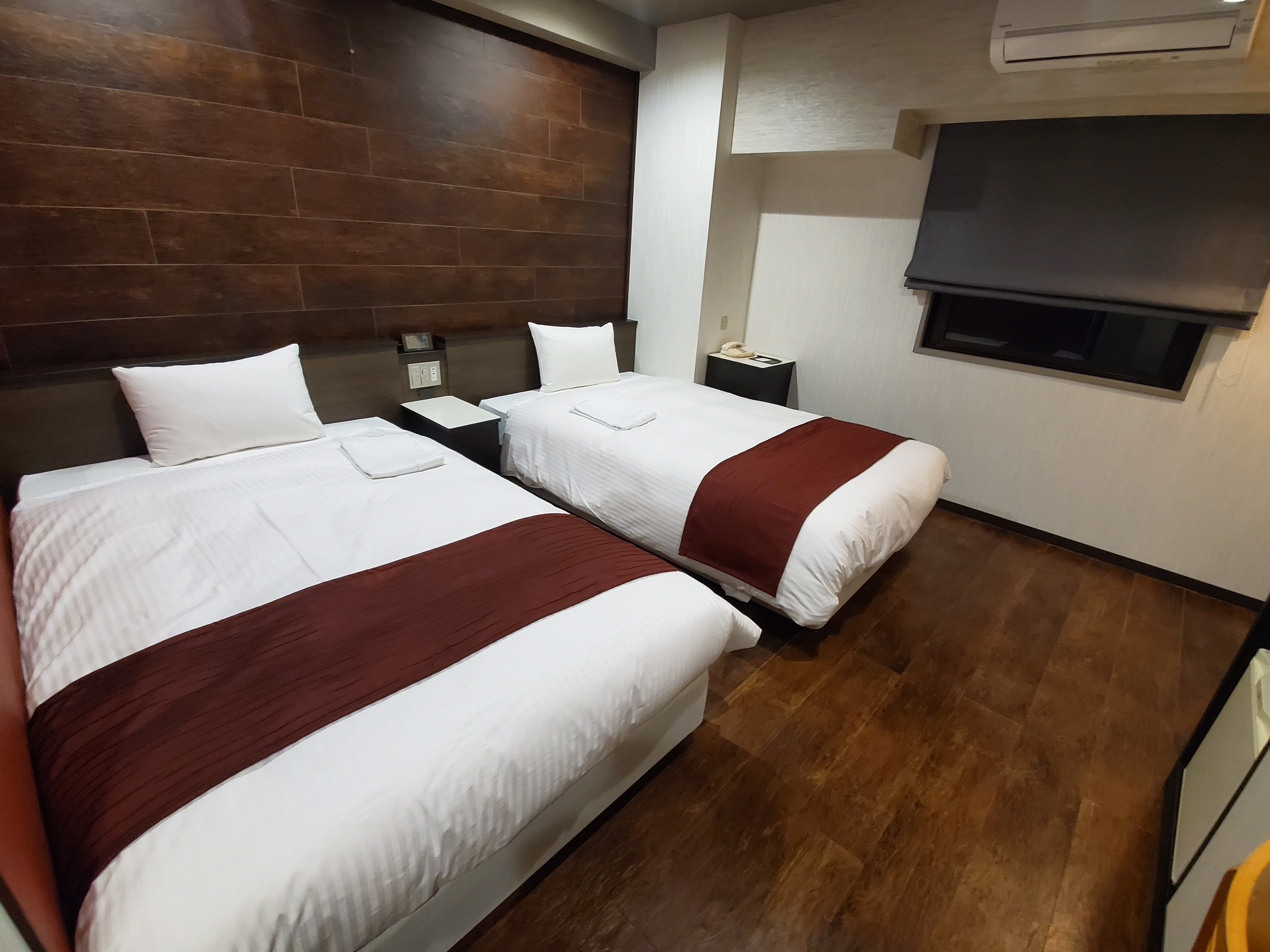 Renovated room: Example of a non-smoking twin room