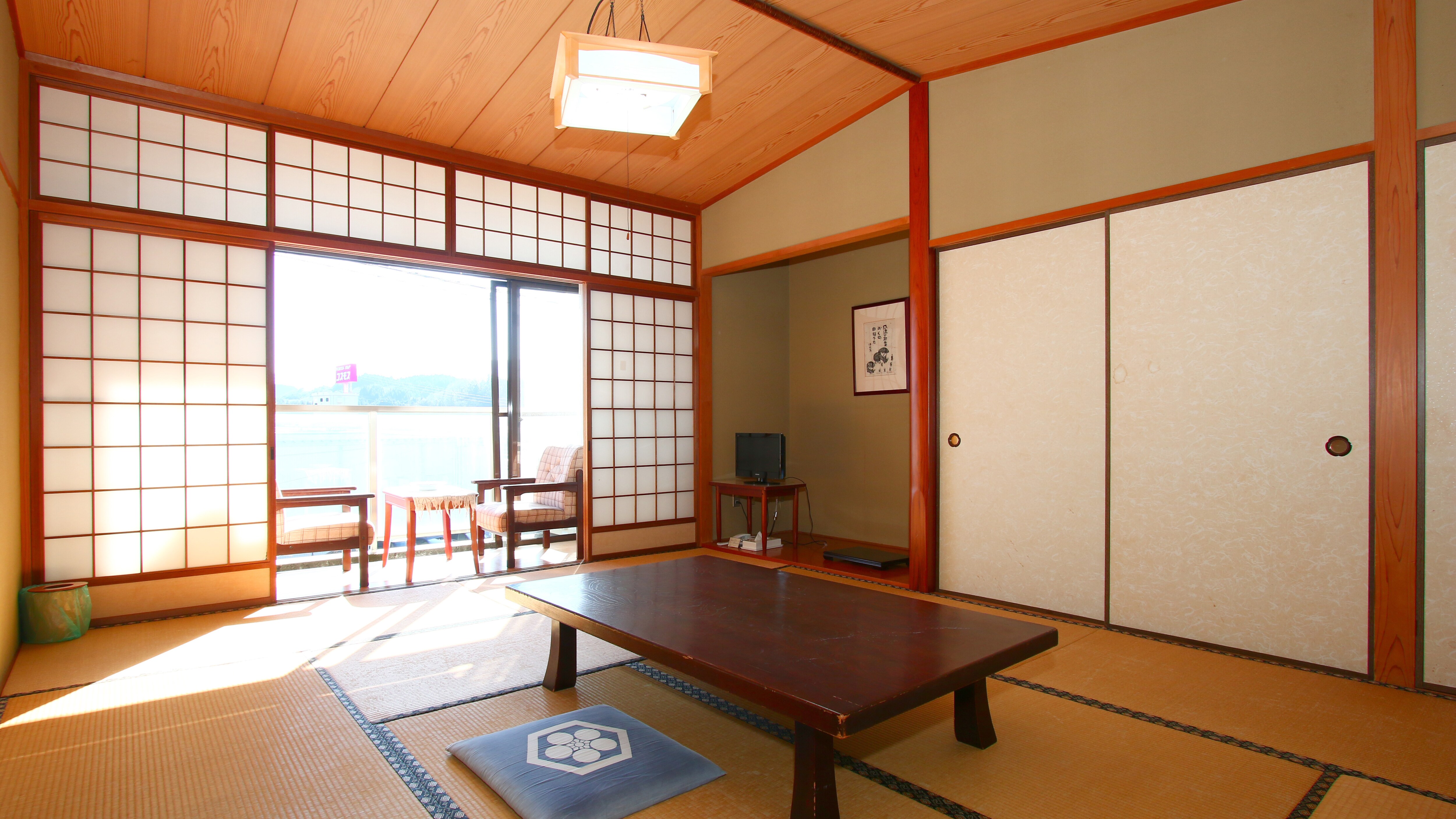 ■Kamar bergaya Jepang■Kamar terang yang menghadap ke selatan, tempat Anda dapat bersantai dan melepas lelah.