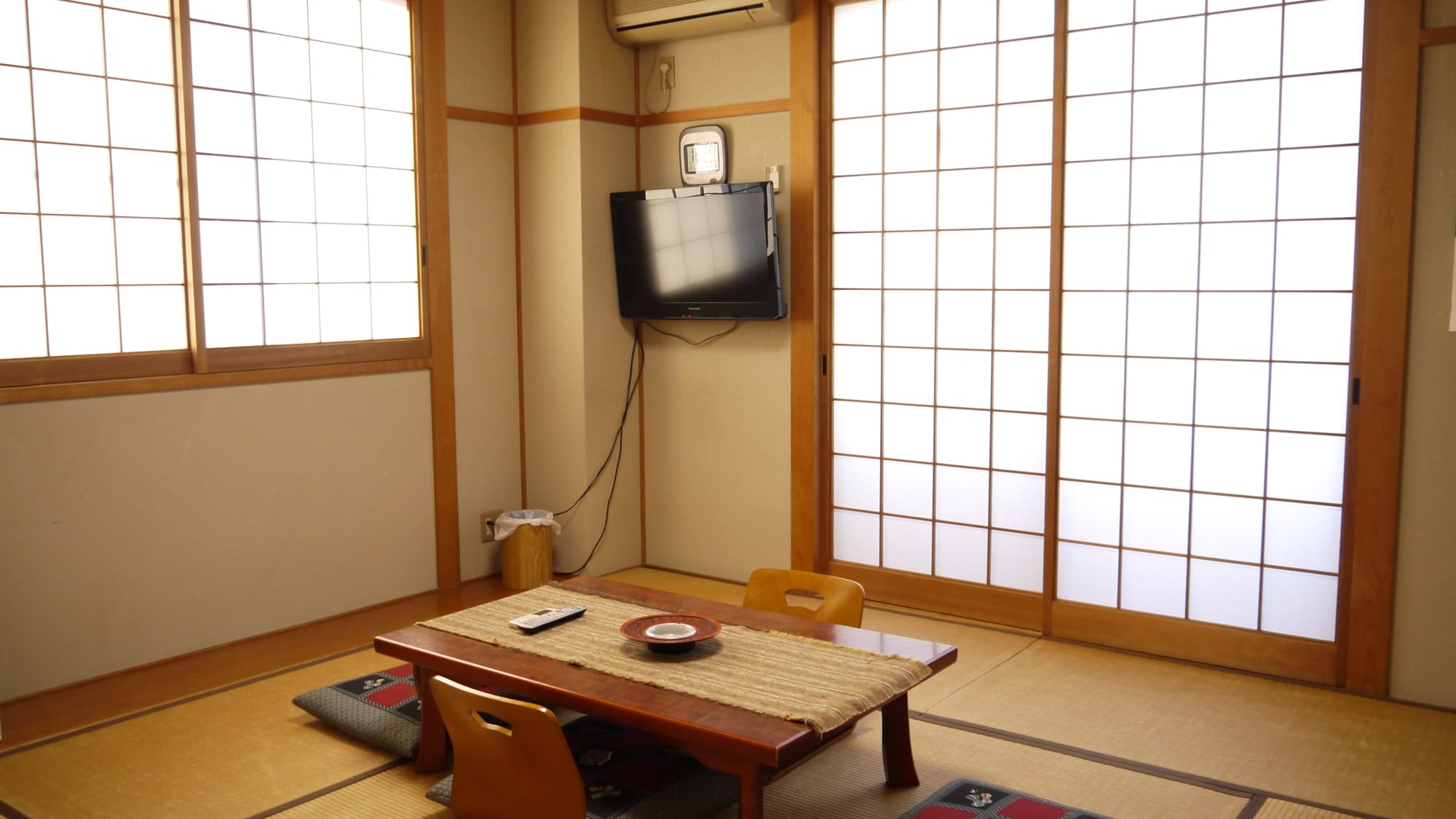 *Heiseikan Rooms: We offer Japanese-style rooms where you can relax. Please enjoy your stay in a Japanese-style room nestled in the middle of the island.