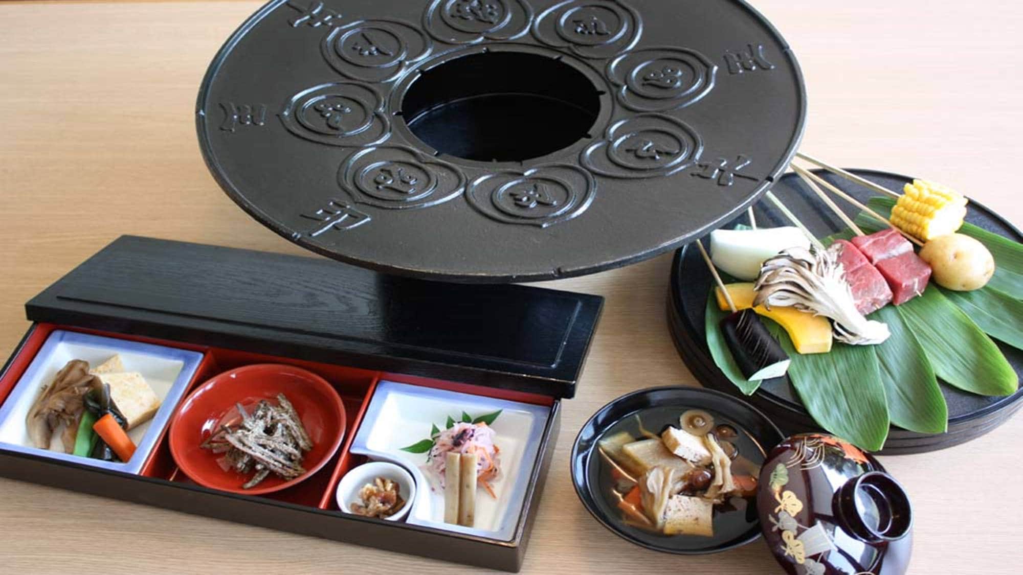 *Our specialty "iron pot fondue" is oil fondue cooked in a special iron pot that can only be enjoyed at our hotel.