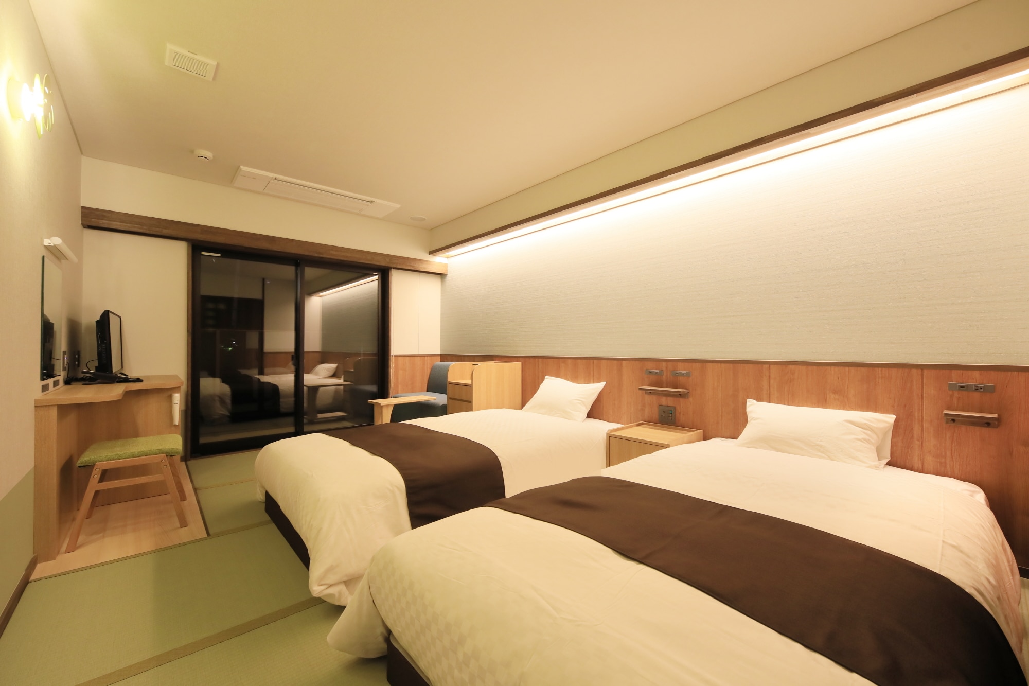 Modern Japanese-style room twin night