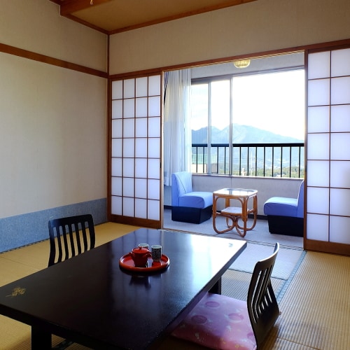 [North side, Japanese-style room with 10 tatami mats] Popular room with great view - Non-smoking -