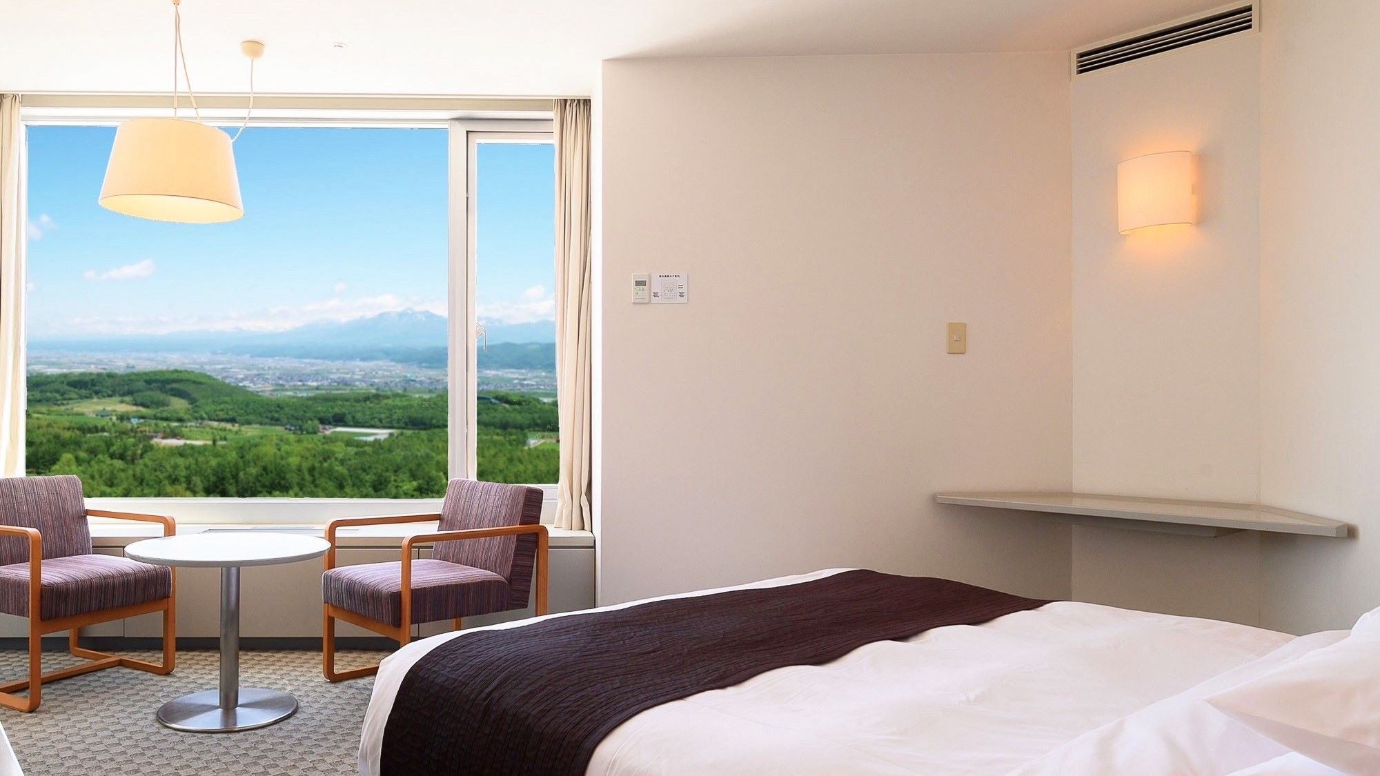 2nd to 11th floors: double rooms