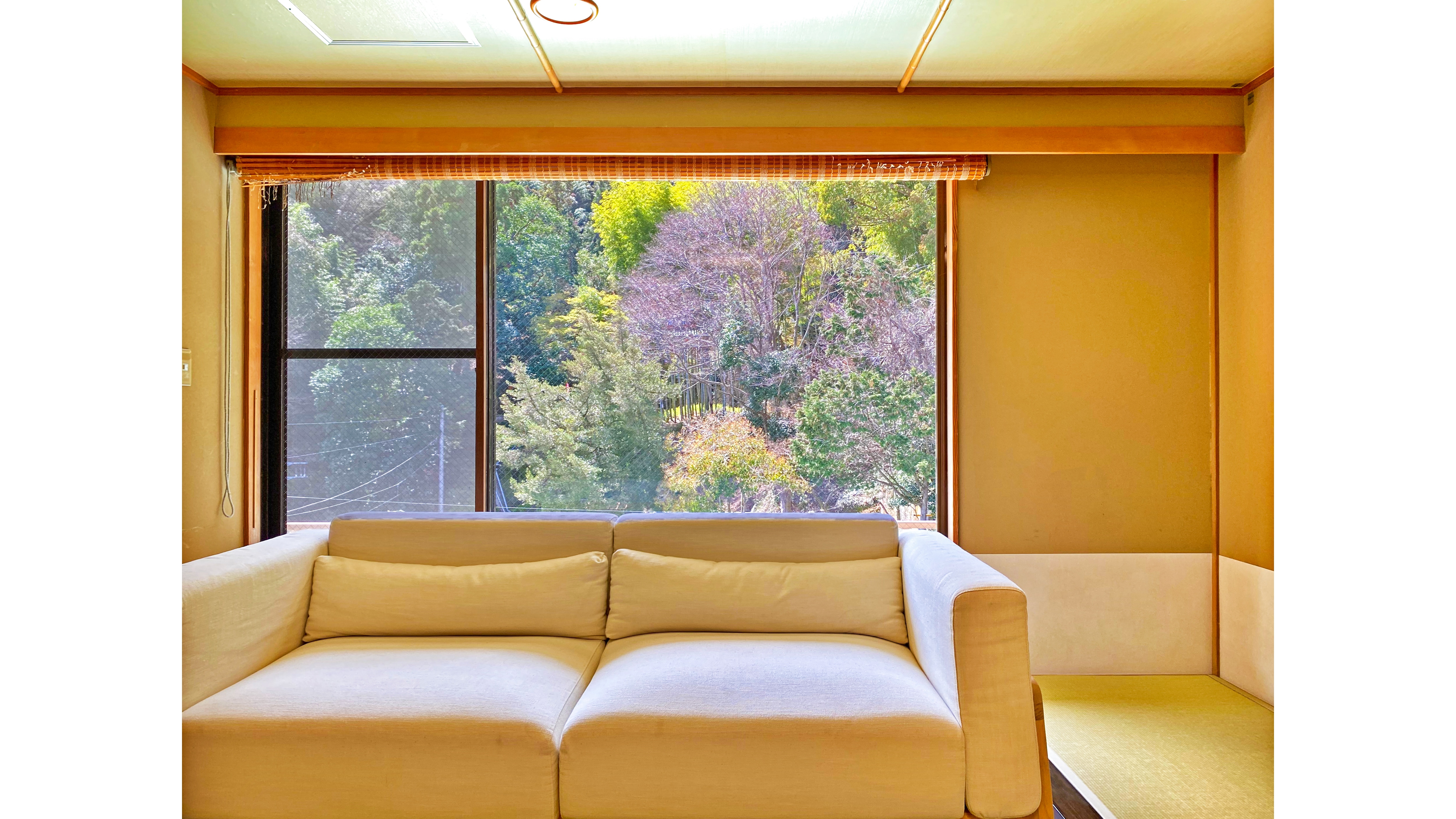 14-tatami Japanese-style room (with bath and toilet), non-smoking