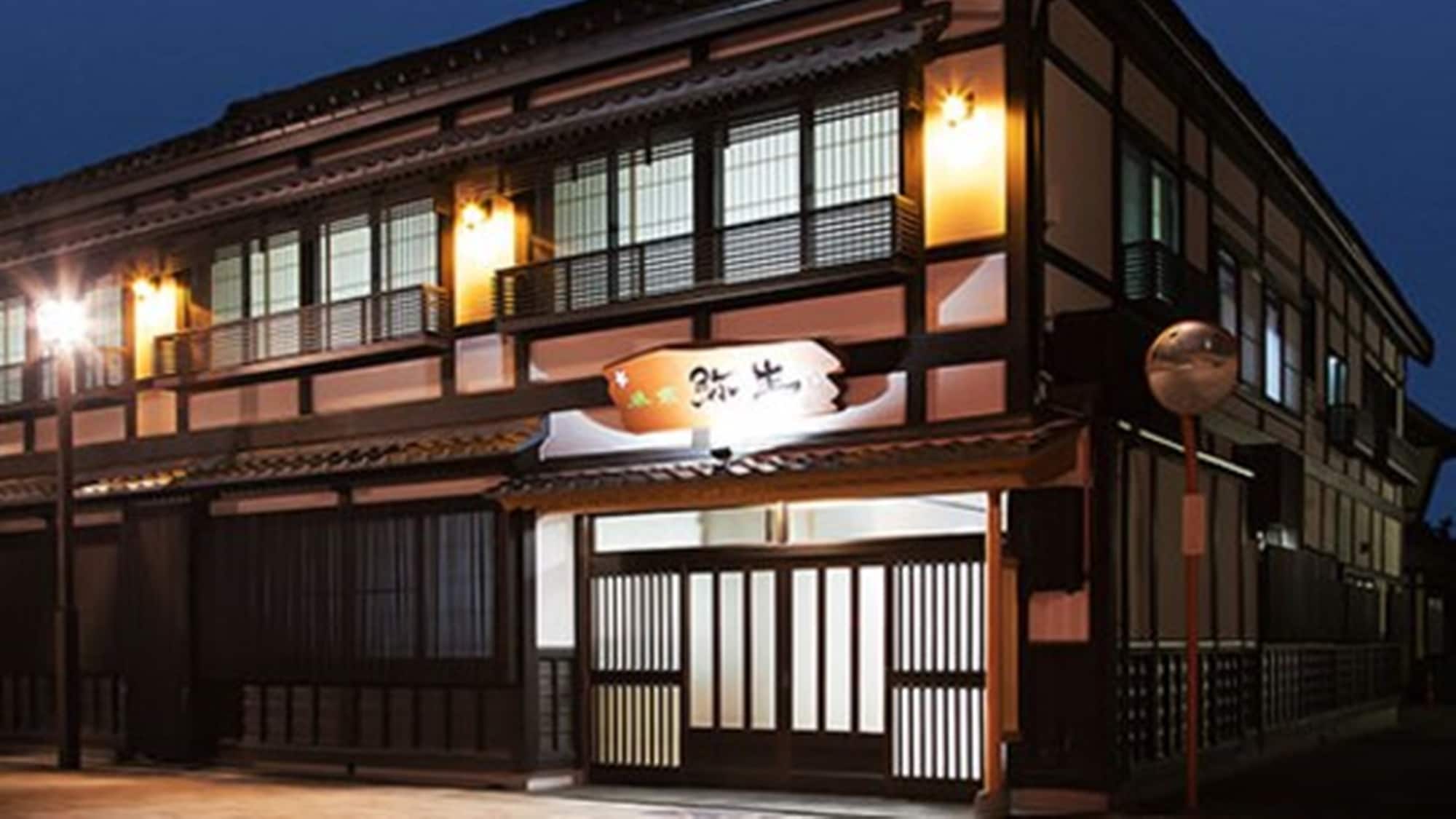 * [Inn appearance / night] A cozy inn in Echizen-Ono