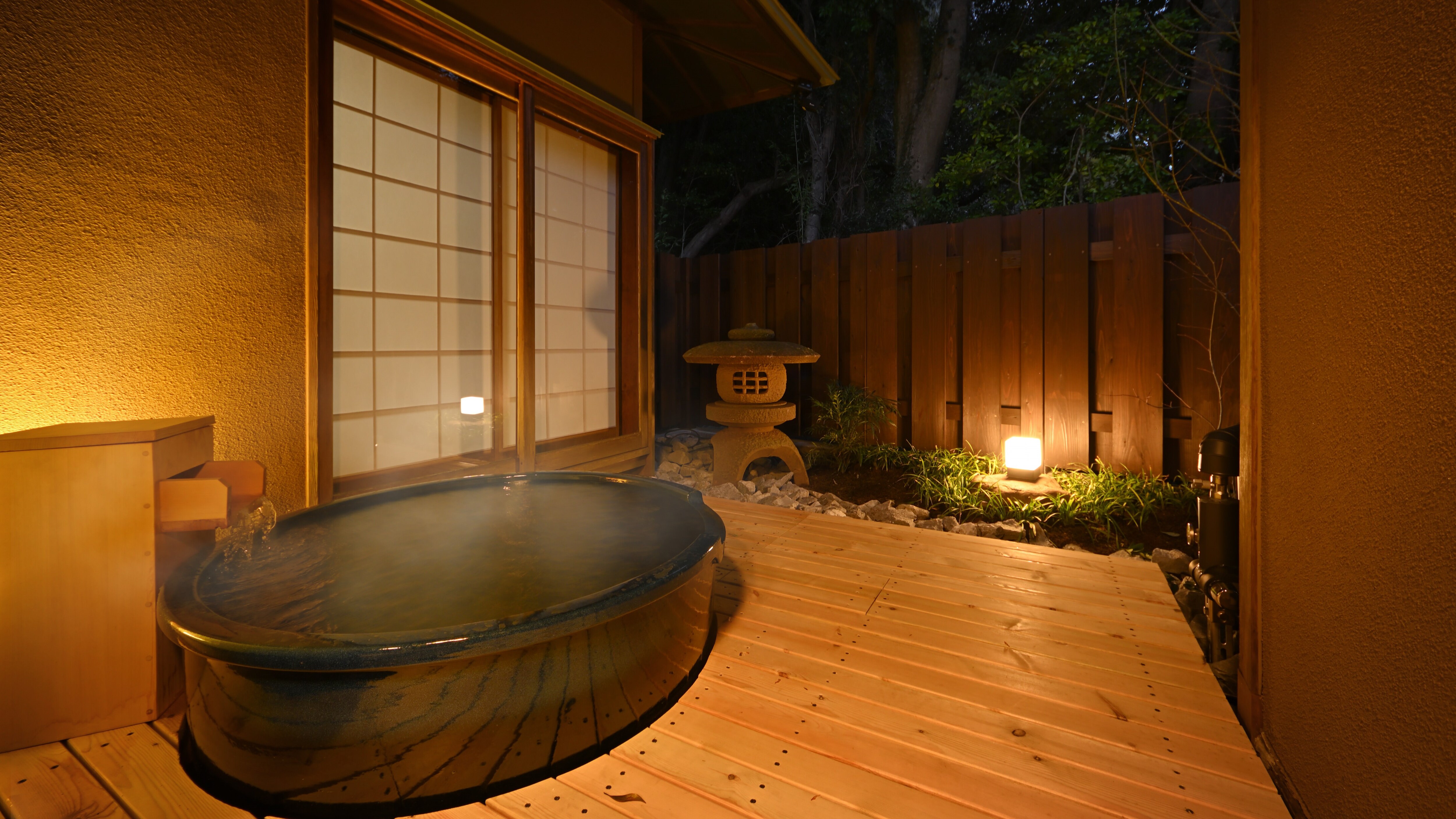 Japanese-style room with open-air bath [Higashiyama]