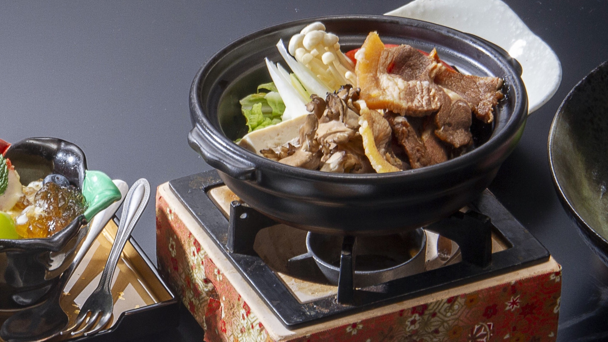 [Autumn 2024 ◆ Luxury Kaiseki Course] Ochiyama Whale Tomato Sukiyaki and Steamed Rice