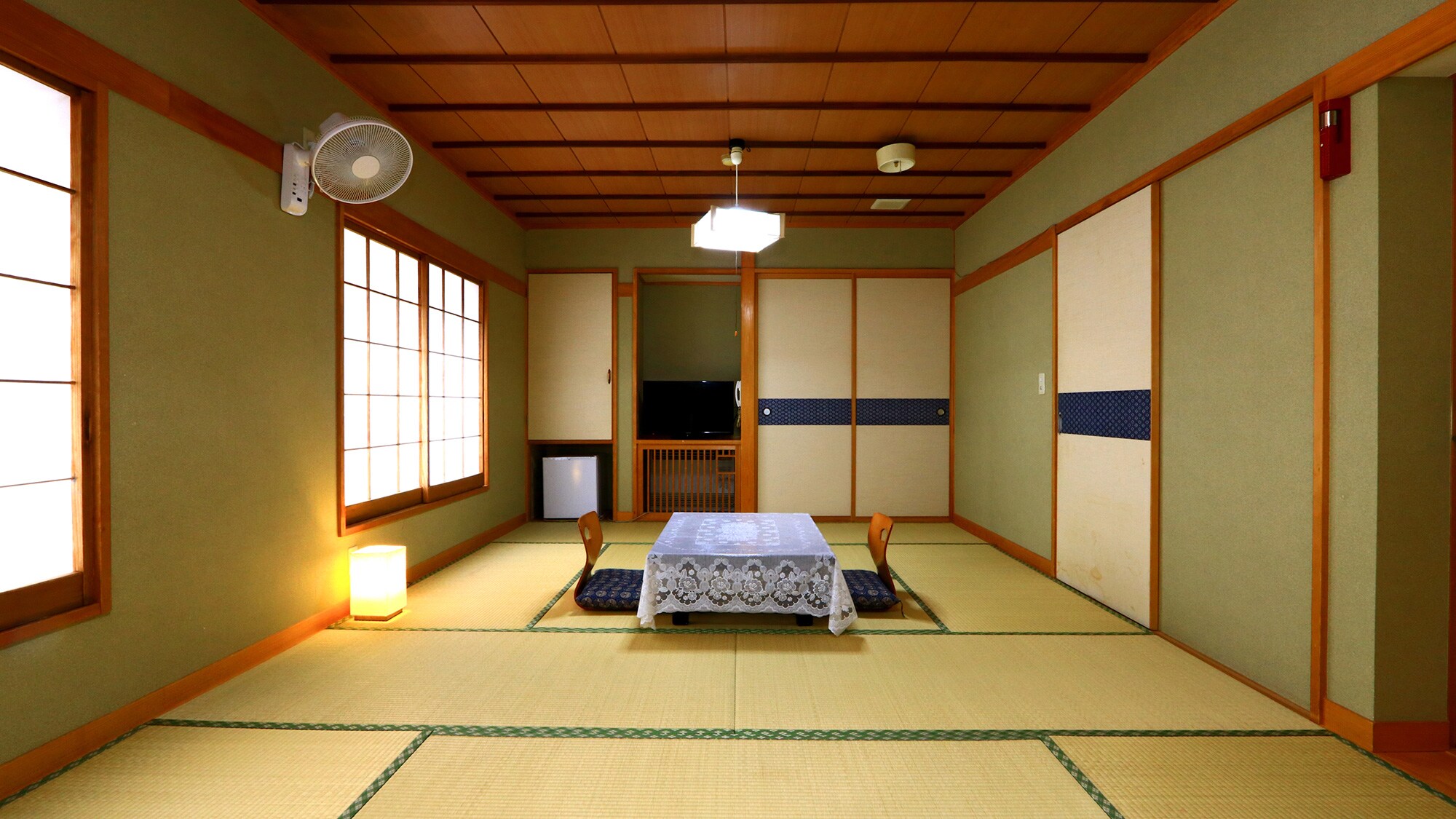 Japanese-style roomThis is a Japanese-style room with 12 to 14 tatami mats.