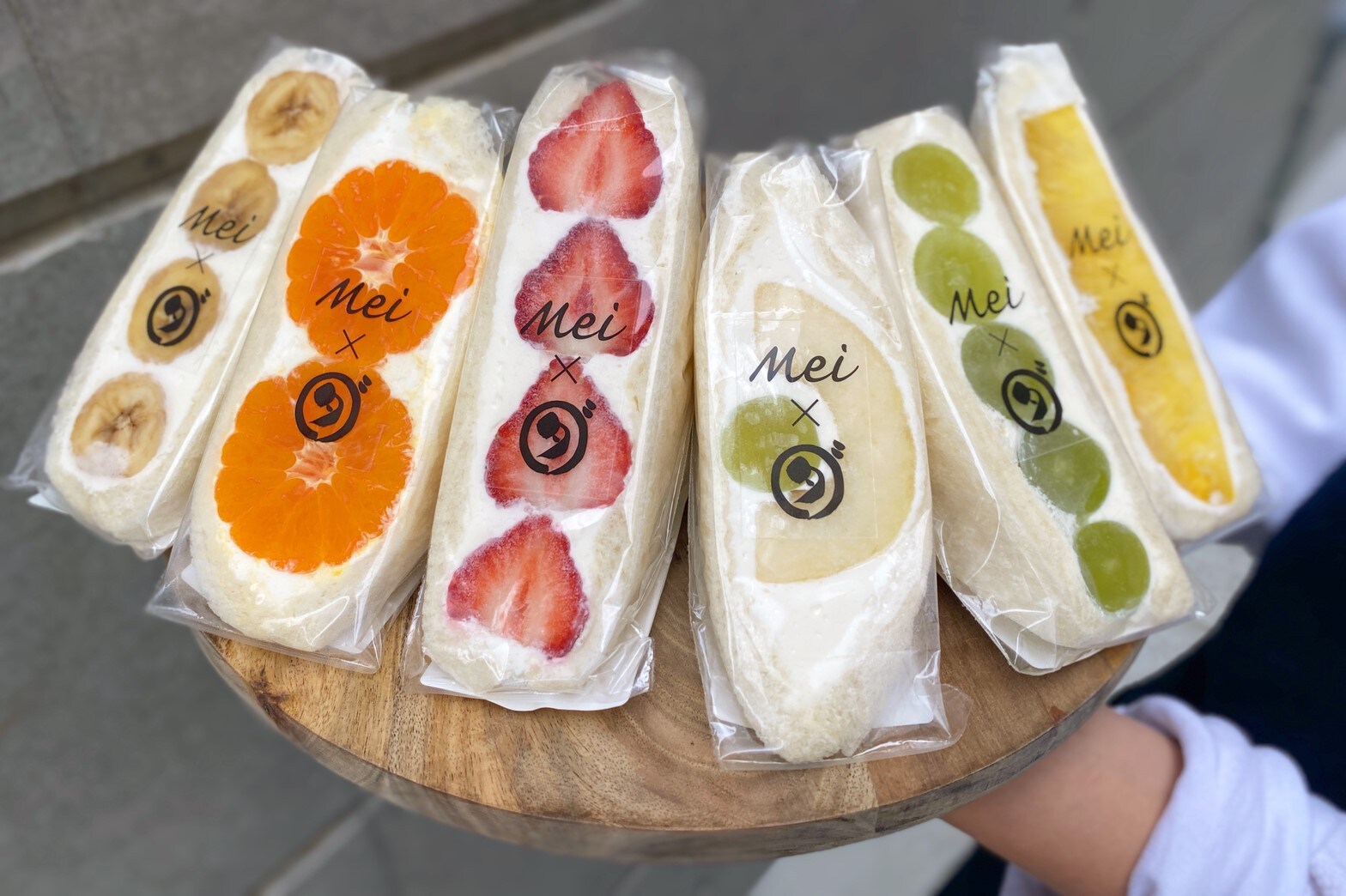 Fruit sandwiches that are very popular on Instagram | 1F Cafe & Lounge