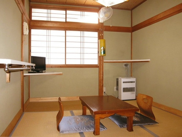 Japanese-style room