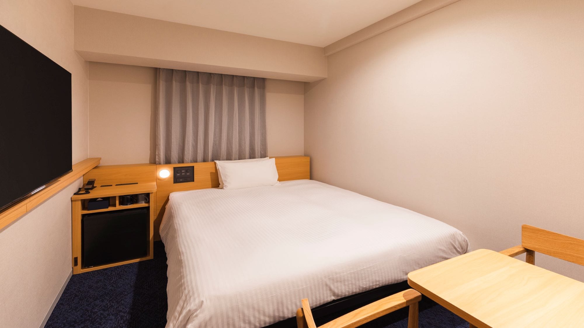 [Comfort Double] 13.7㎡~14.3㎡/1 Sealy double bed (width 160cm)