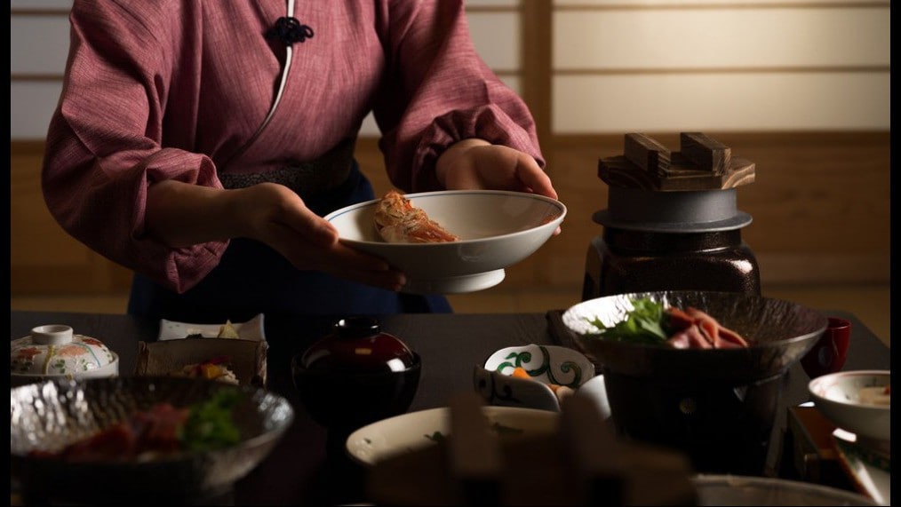 請享受房間裡的佈置[房間餐]