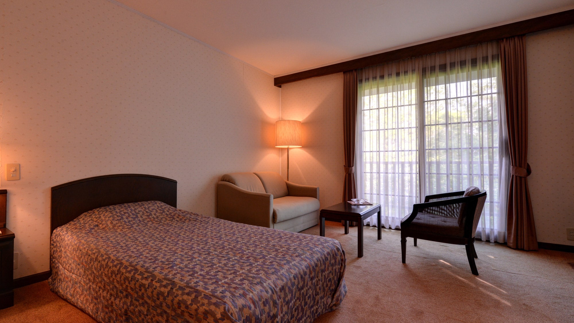 *Superior Twin (example of guest room)/The beds are made by Simmons. Enjoy a good night's sleep.