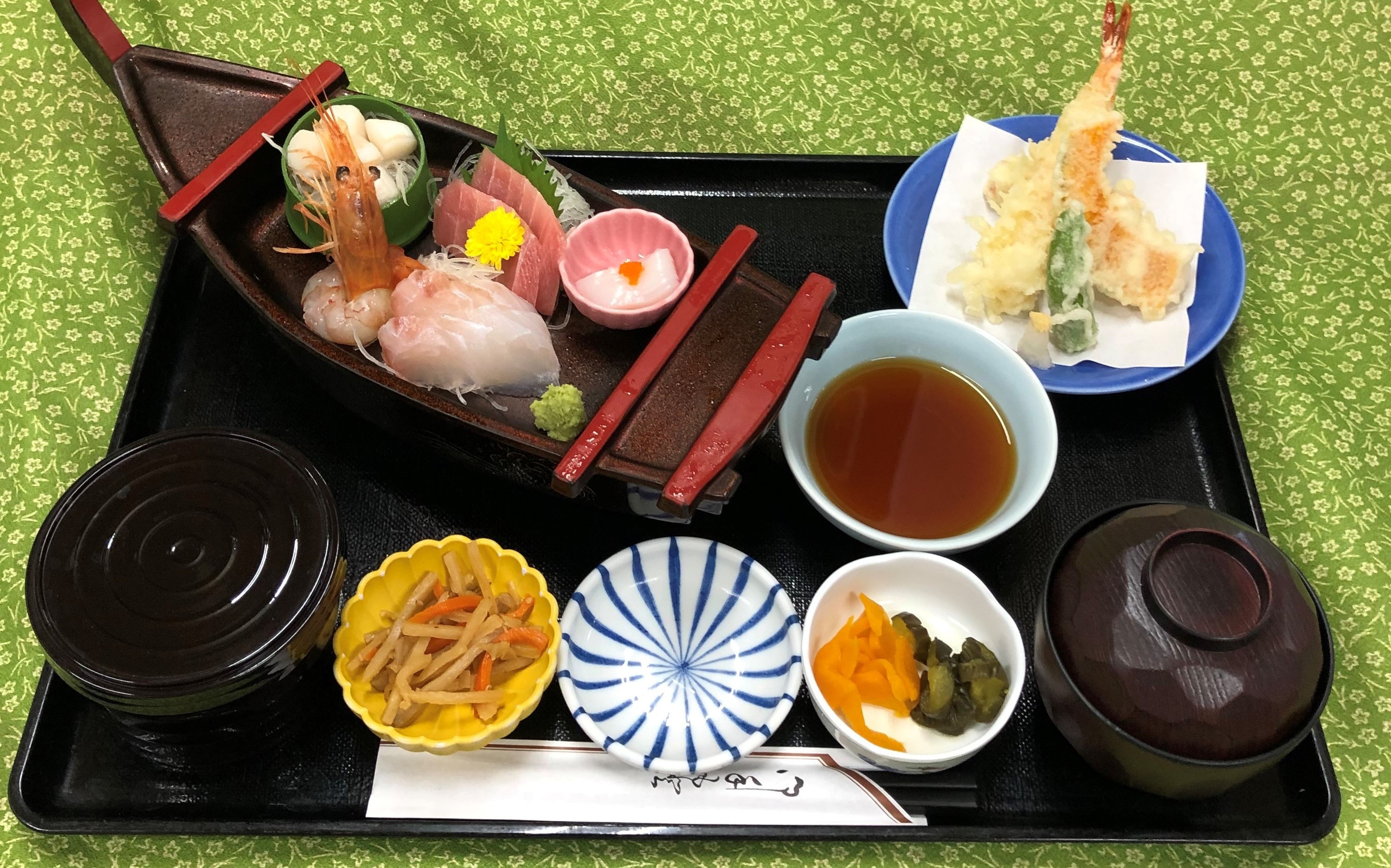 Supper sashimi set meal