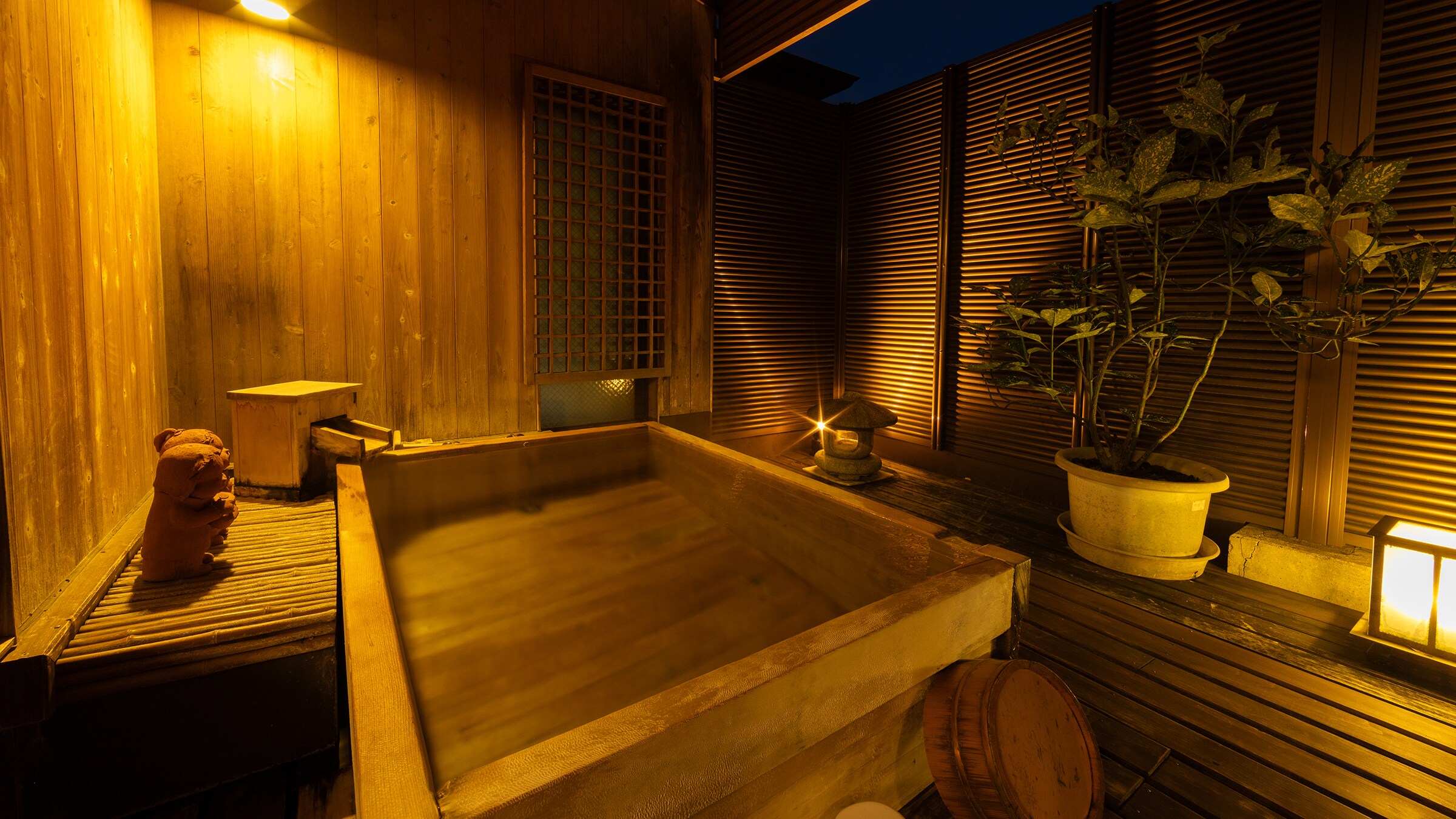 <Directly flowing from the source> Guest room with cypress open-air bath [Moegiiro] 10 tatami mats
