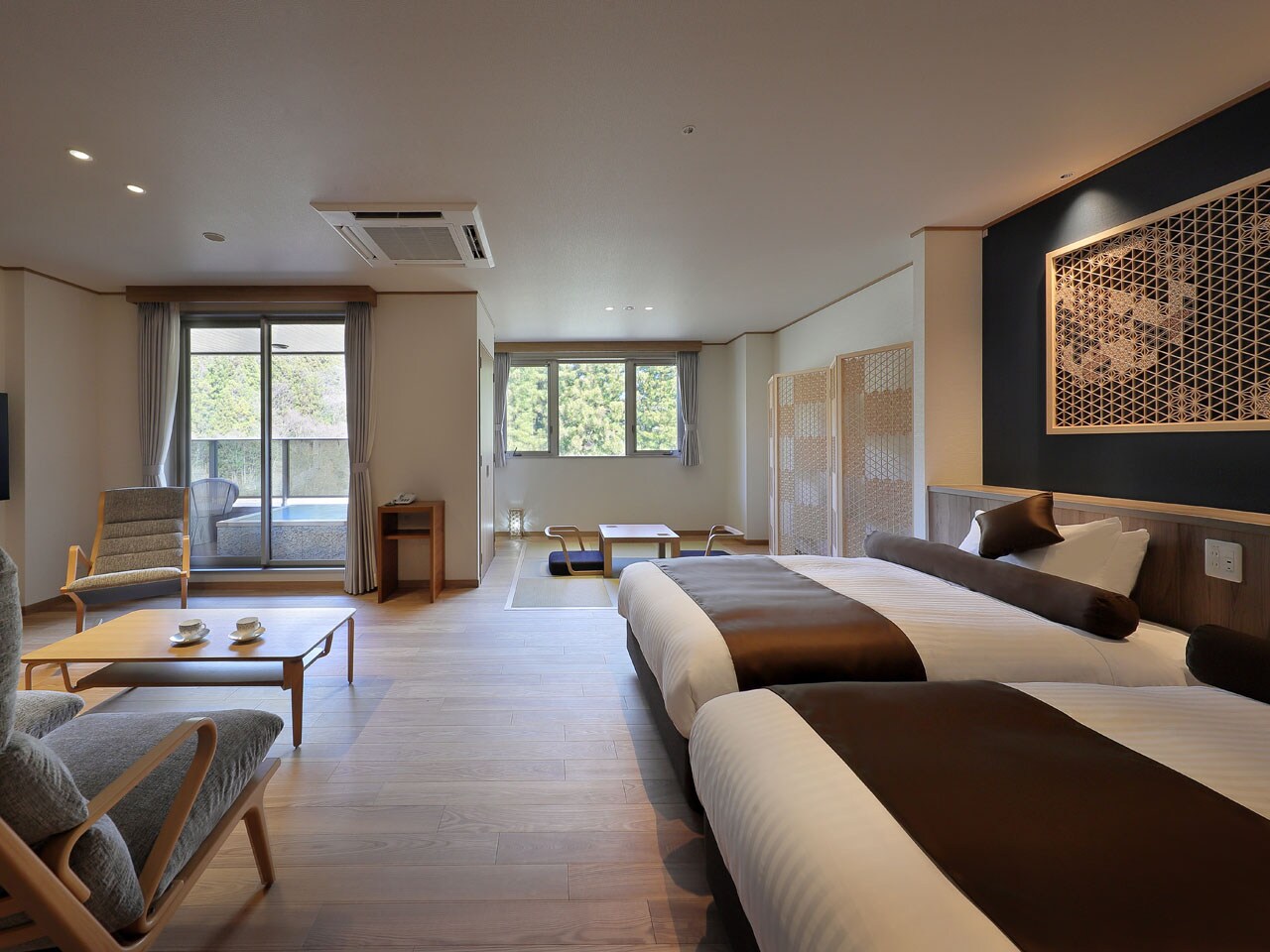 303 Granite open-air bath (3rd floor)