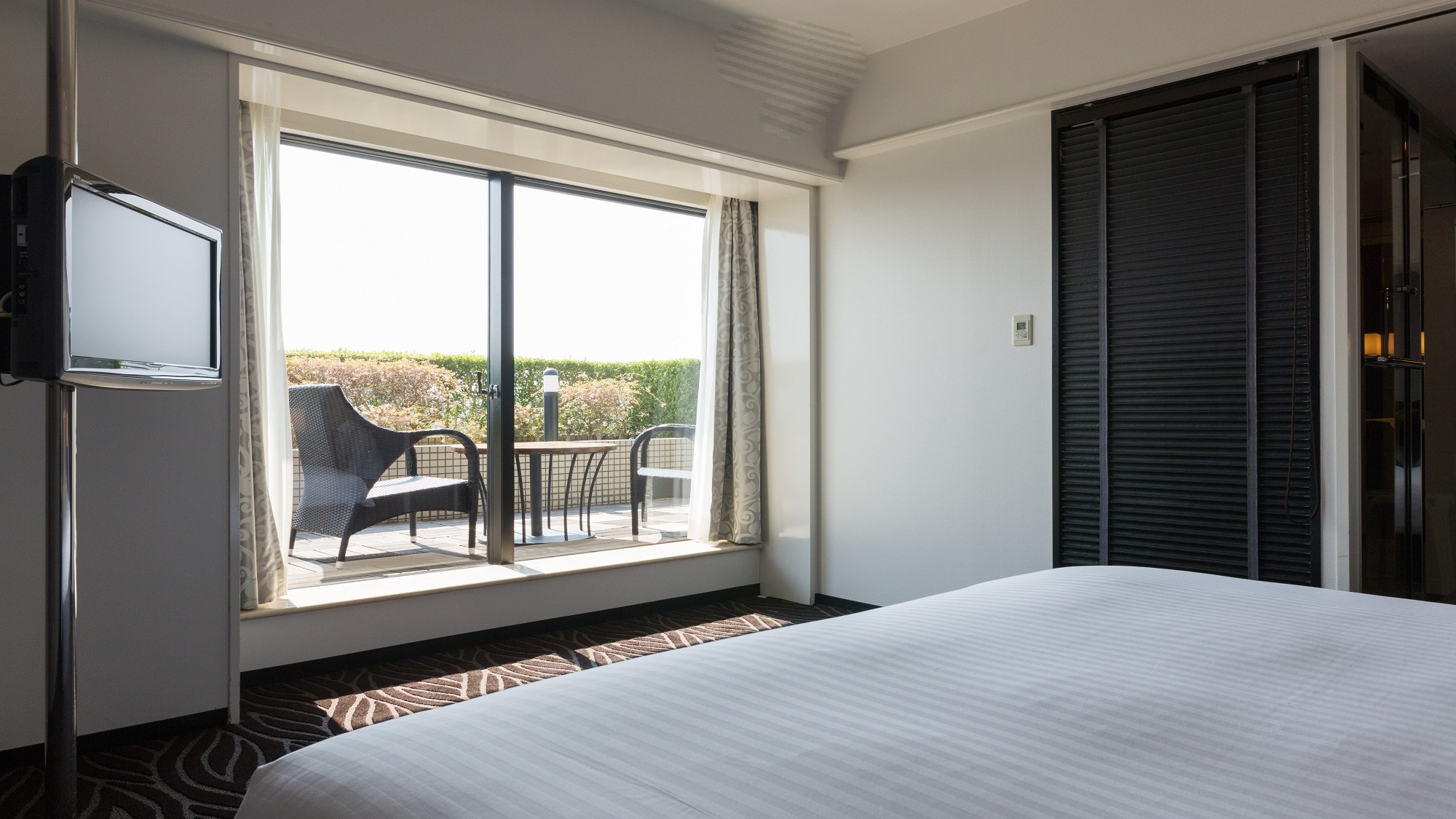 [Luxury corner double (with corner terrace) / 44 sqm]