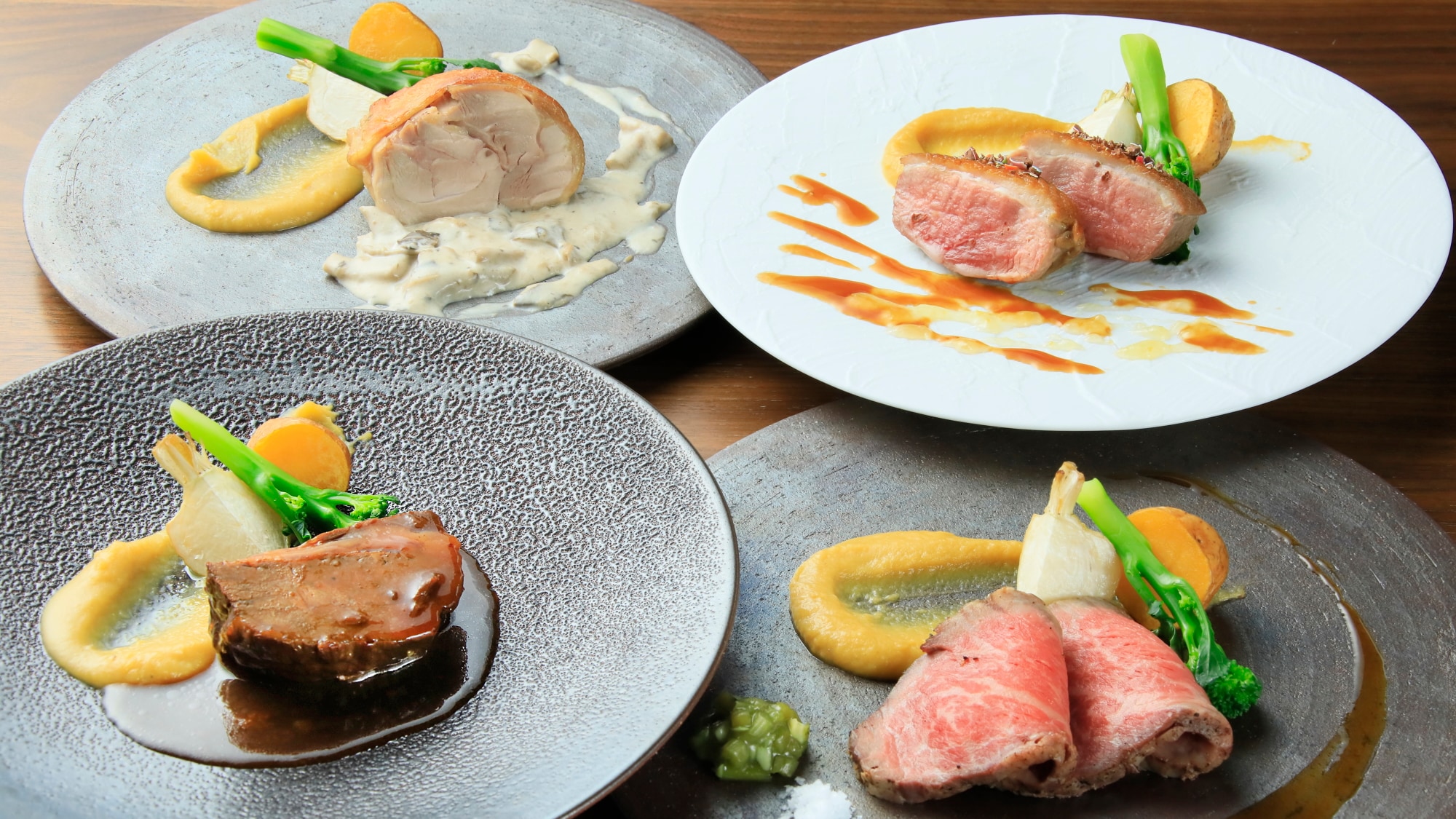 [Makan Malam] Pilih dari 4 hidangan utama dari hidangan premium dan hidangan standar *Contoh
