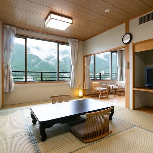 Example of a guest room (Japanese-style room with 12 tatami mats)