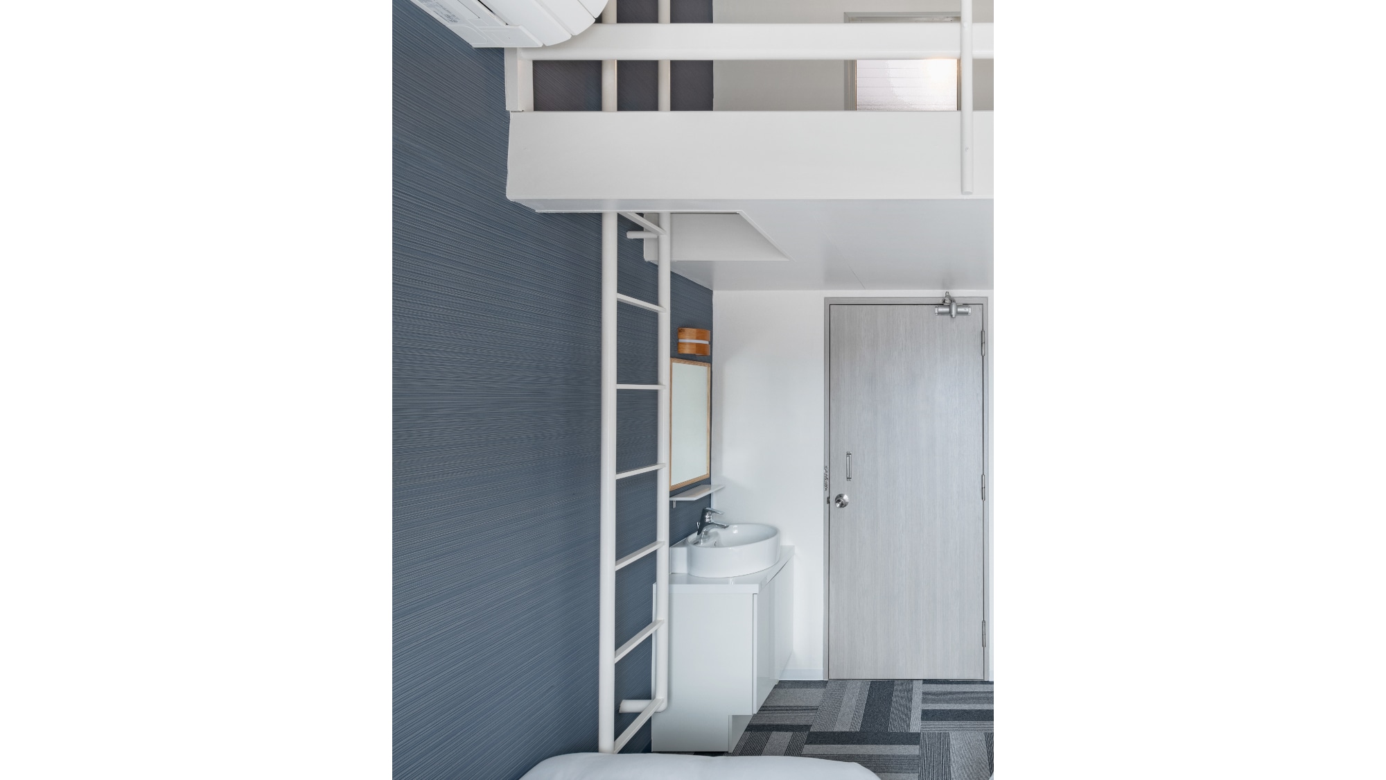 Thang gác xép thẳng đứng