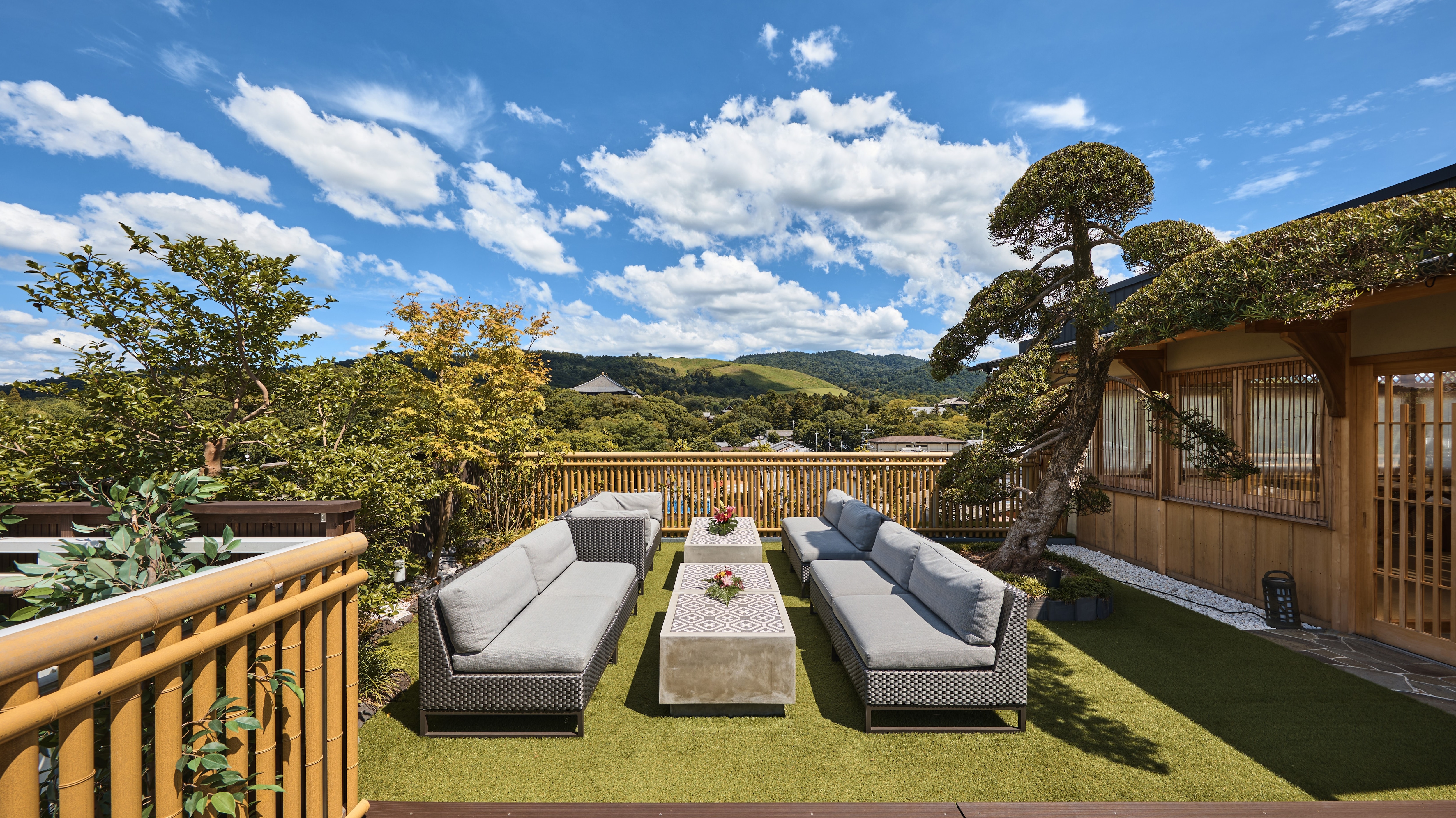 Rooftop garden with a view of Todaiji Temple and Mt. Wakakusa