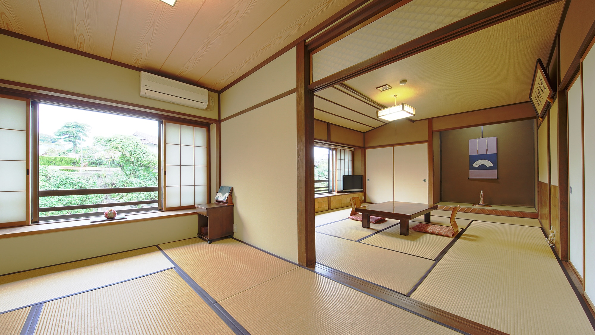 [Keitsuki Room] Japanese-style room 10 tatami mats + 6 tatami mats