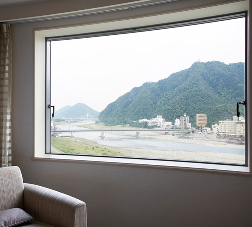 [Room view] Pemandangan dari sungai dengan pemandangan kembar