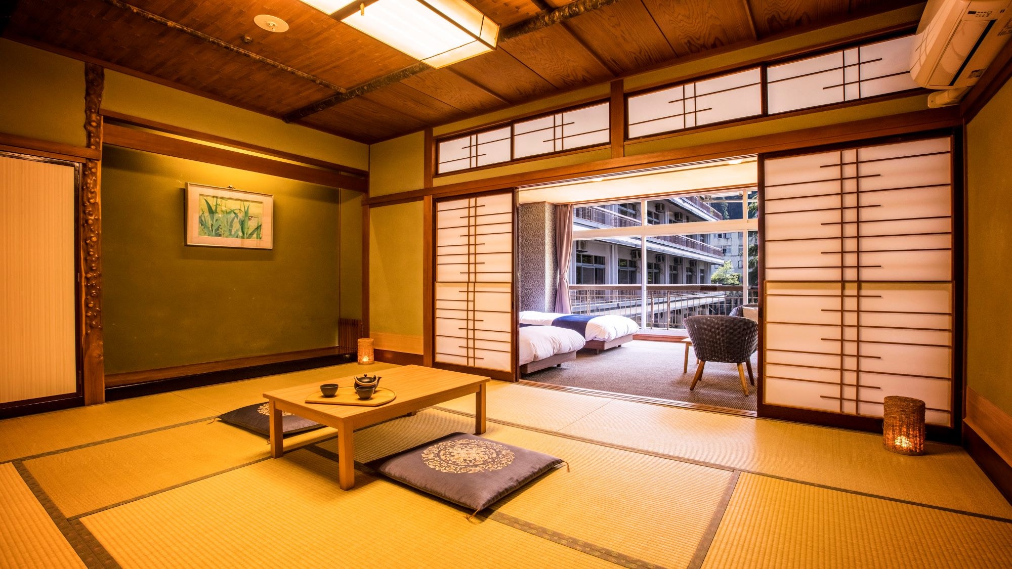 Standard Japanese-Western room *An example of a guest room