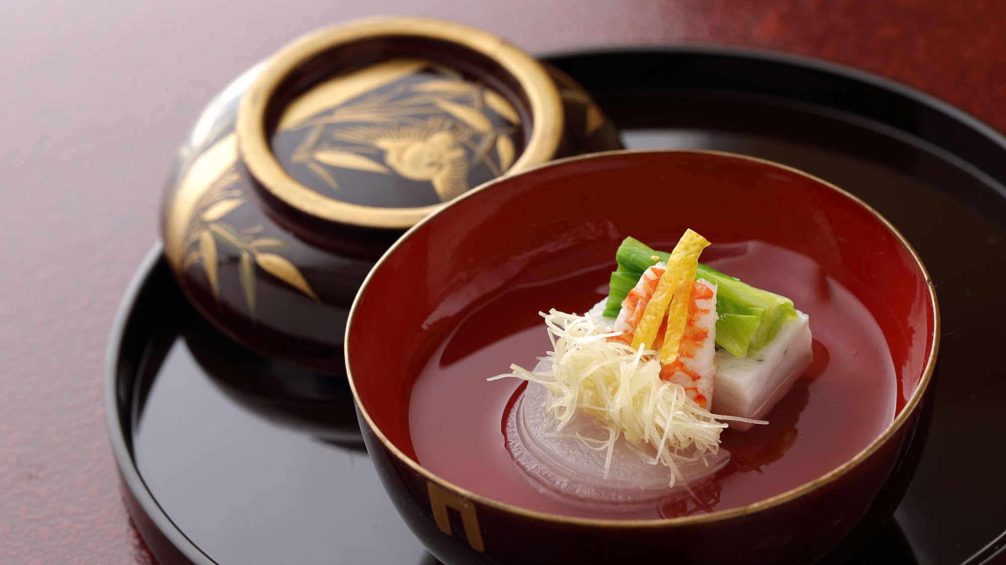 [菜肴示例] 使用时令食材的正宗时令怀石料理。