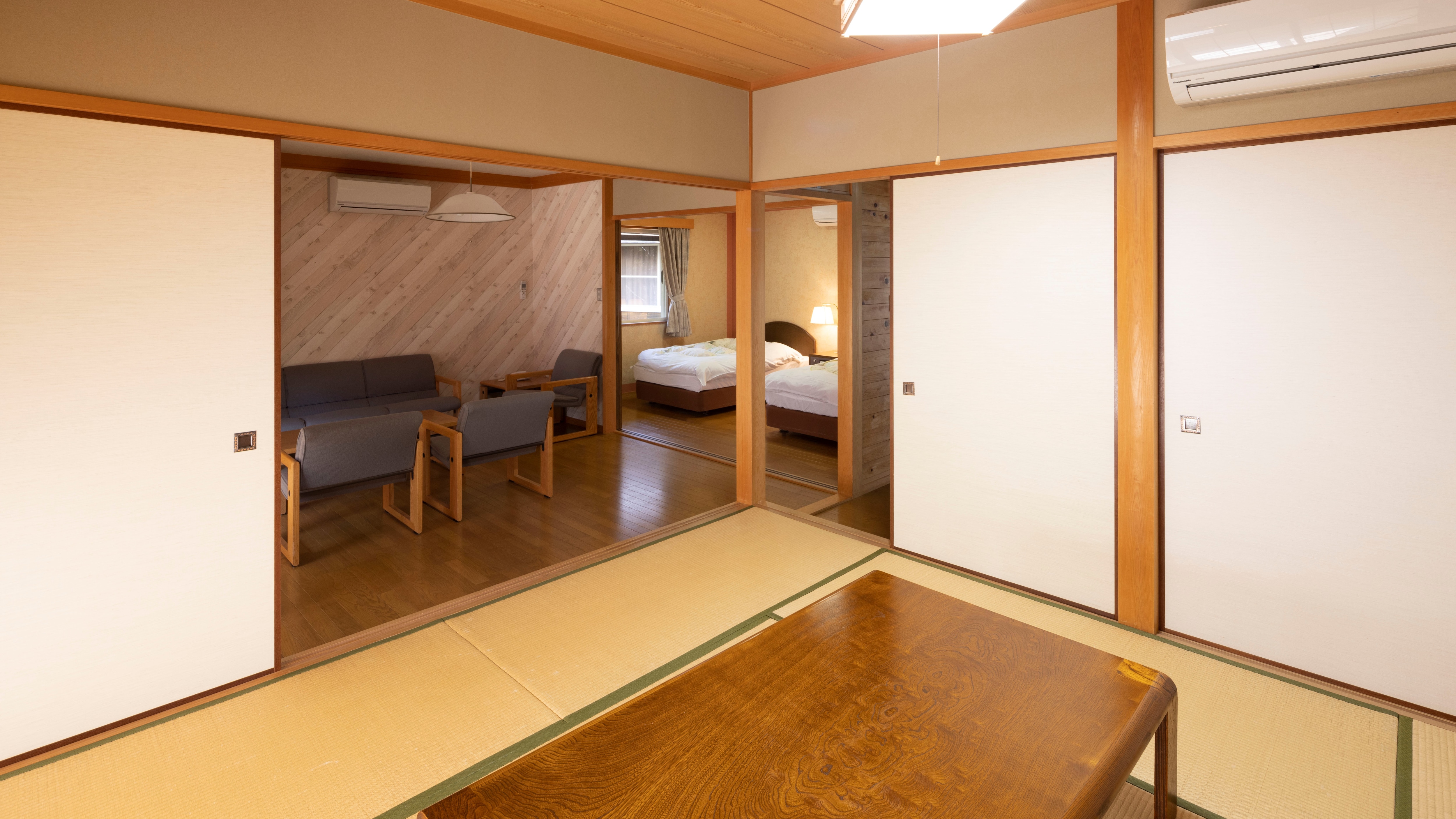 [小屋] 日西式客房（雙人床房+8張榻榻米日式房間）