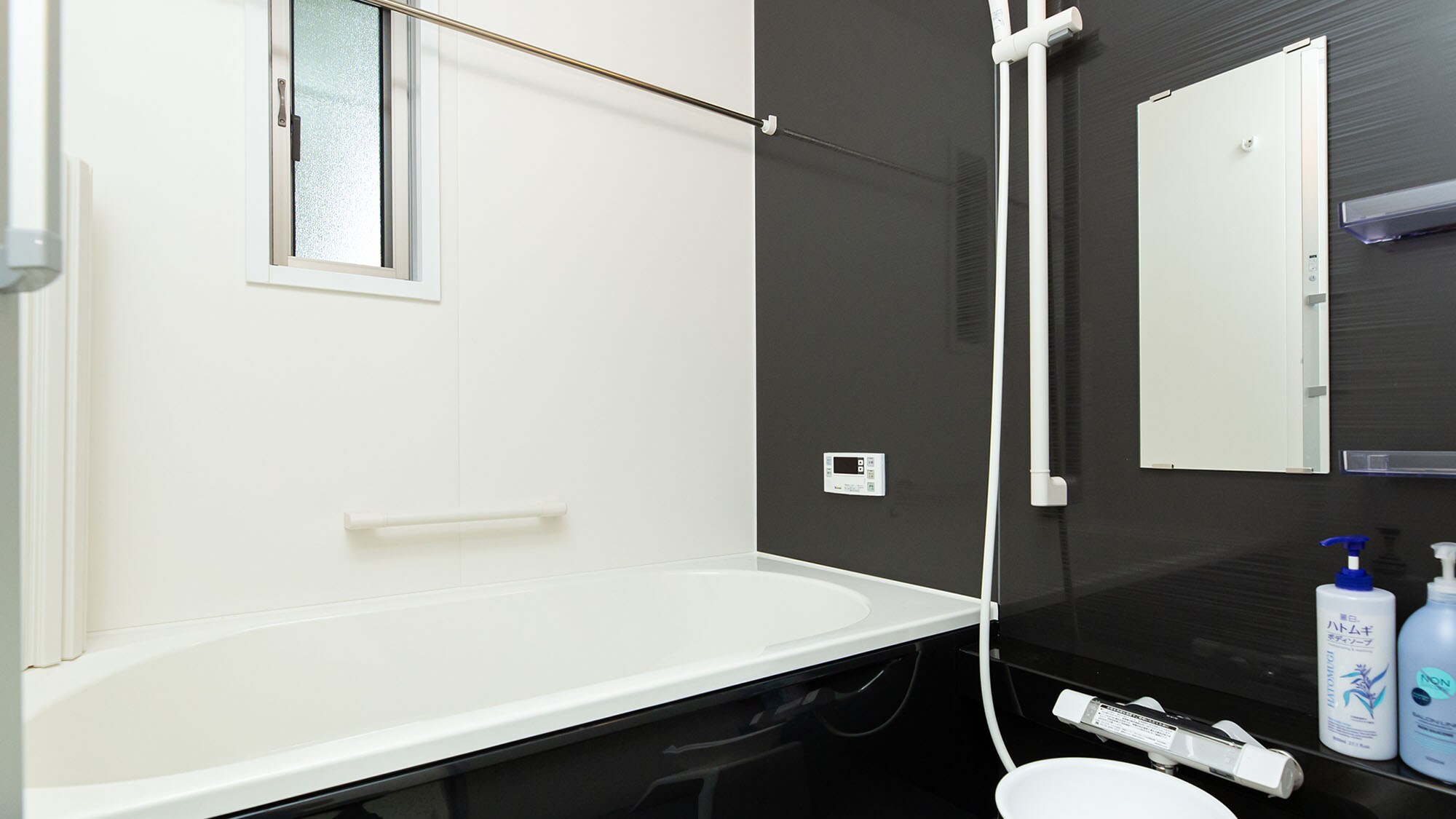 [All buildings shared] Bathroom with washing area